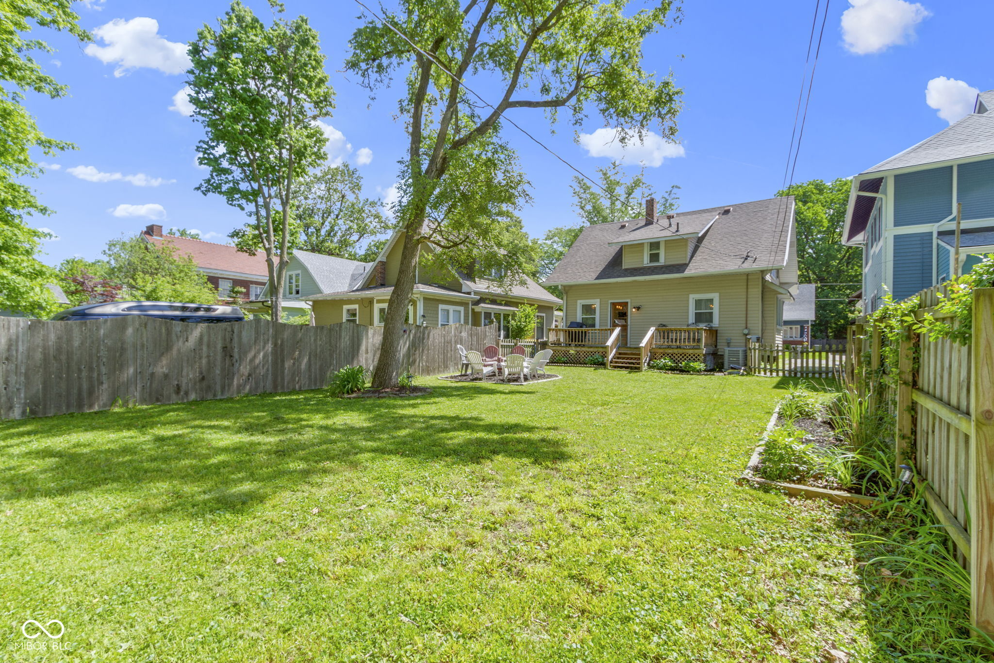 344 N Whittier Place