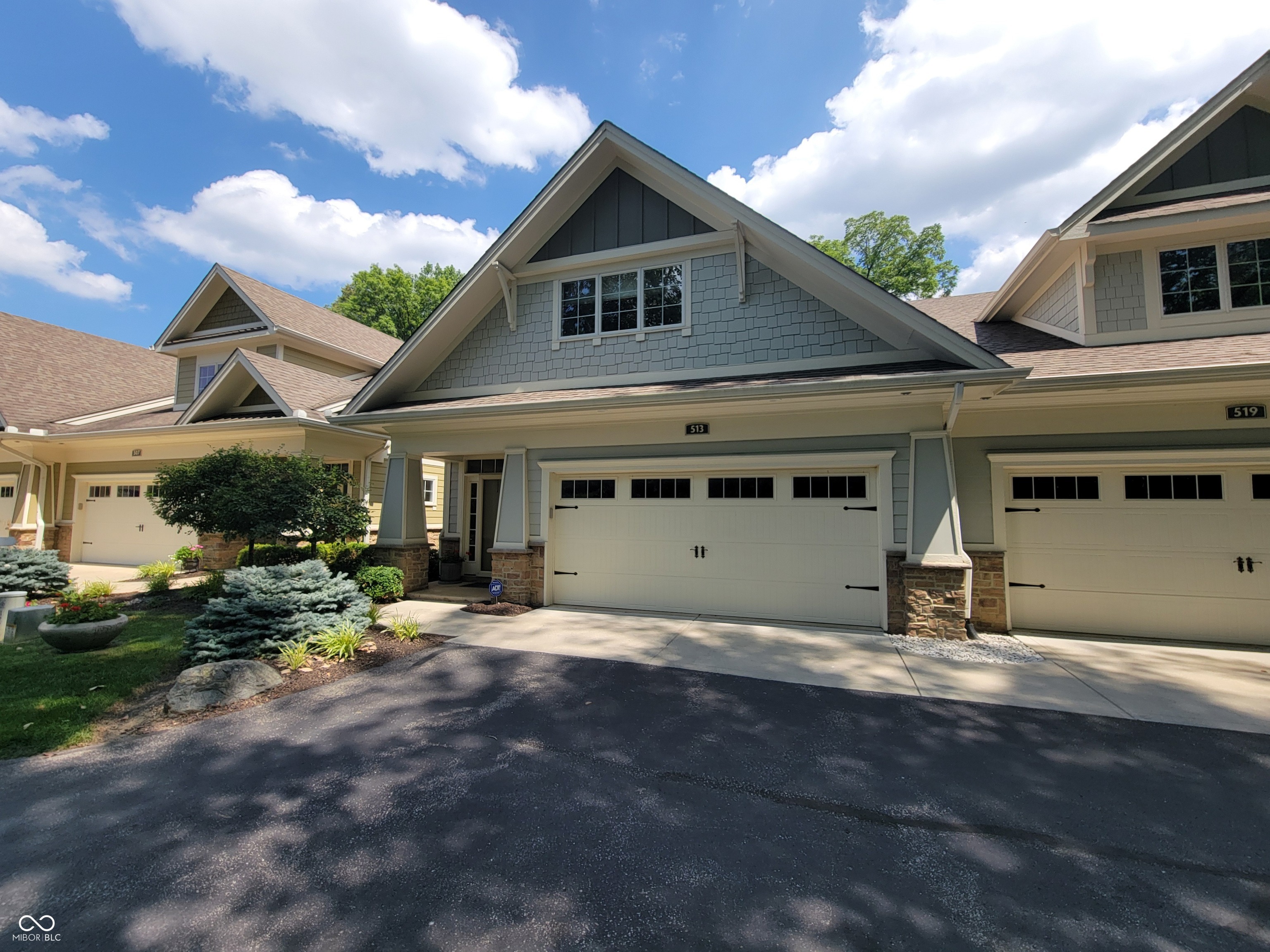 513 Firefly Lane