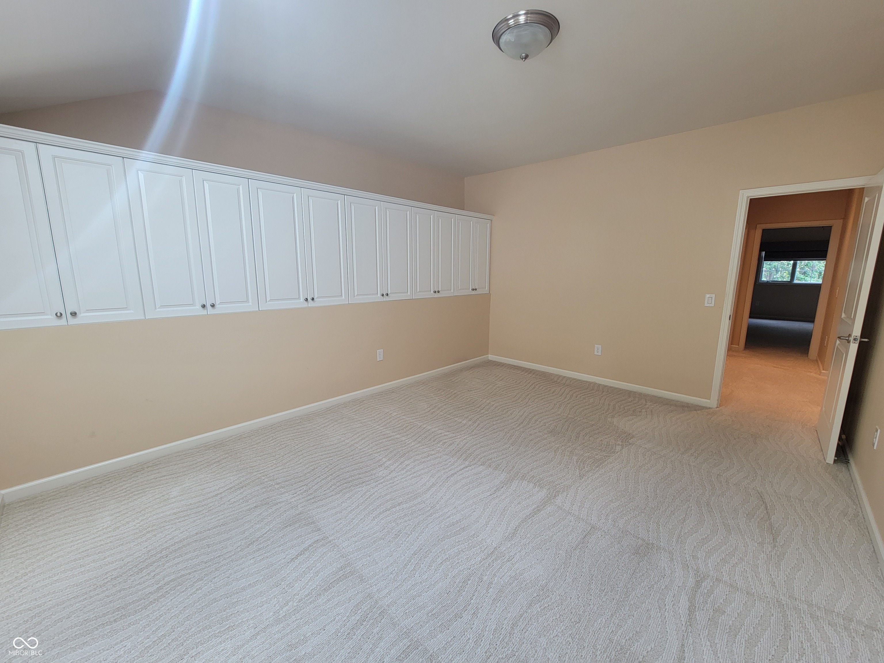 513 Firefly Lane