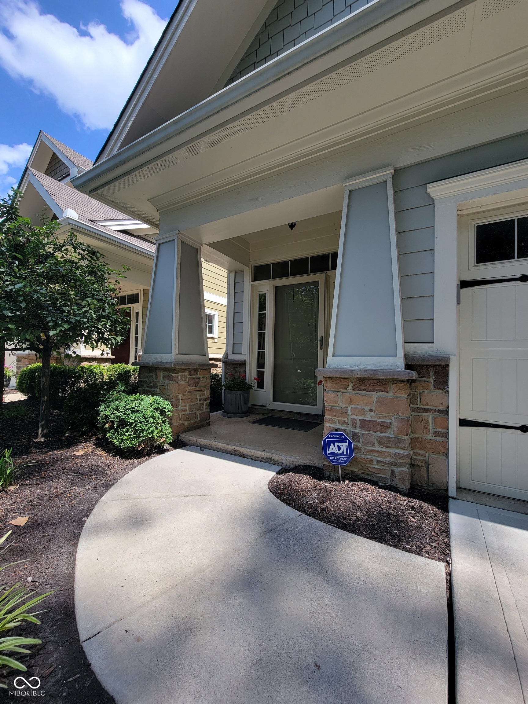 513 Firefly Lane