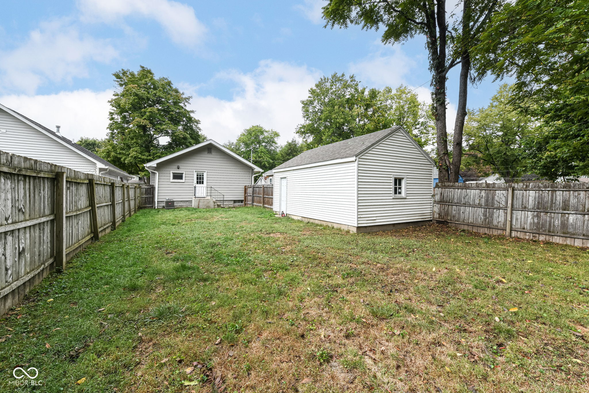 4965 Kingsley Drive