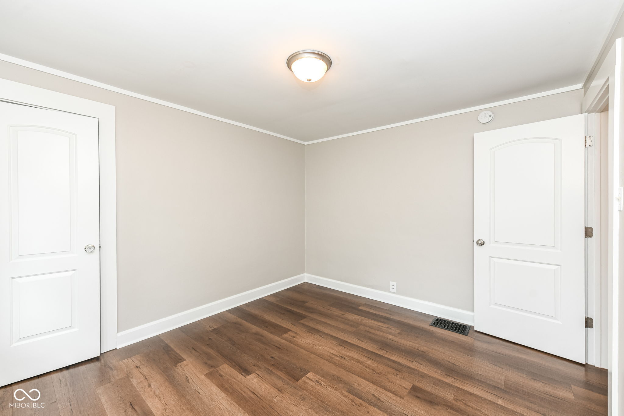 4965 Kingsley Drive
