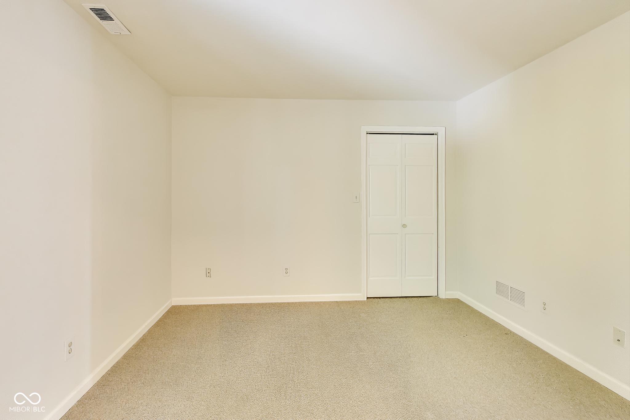 13587 Kensington Place