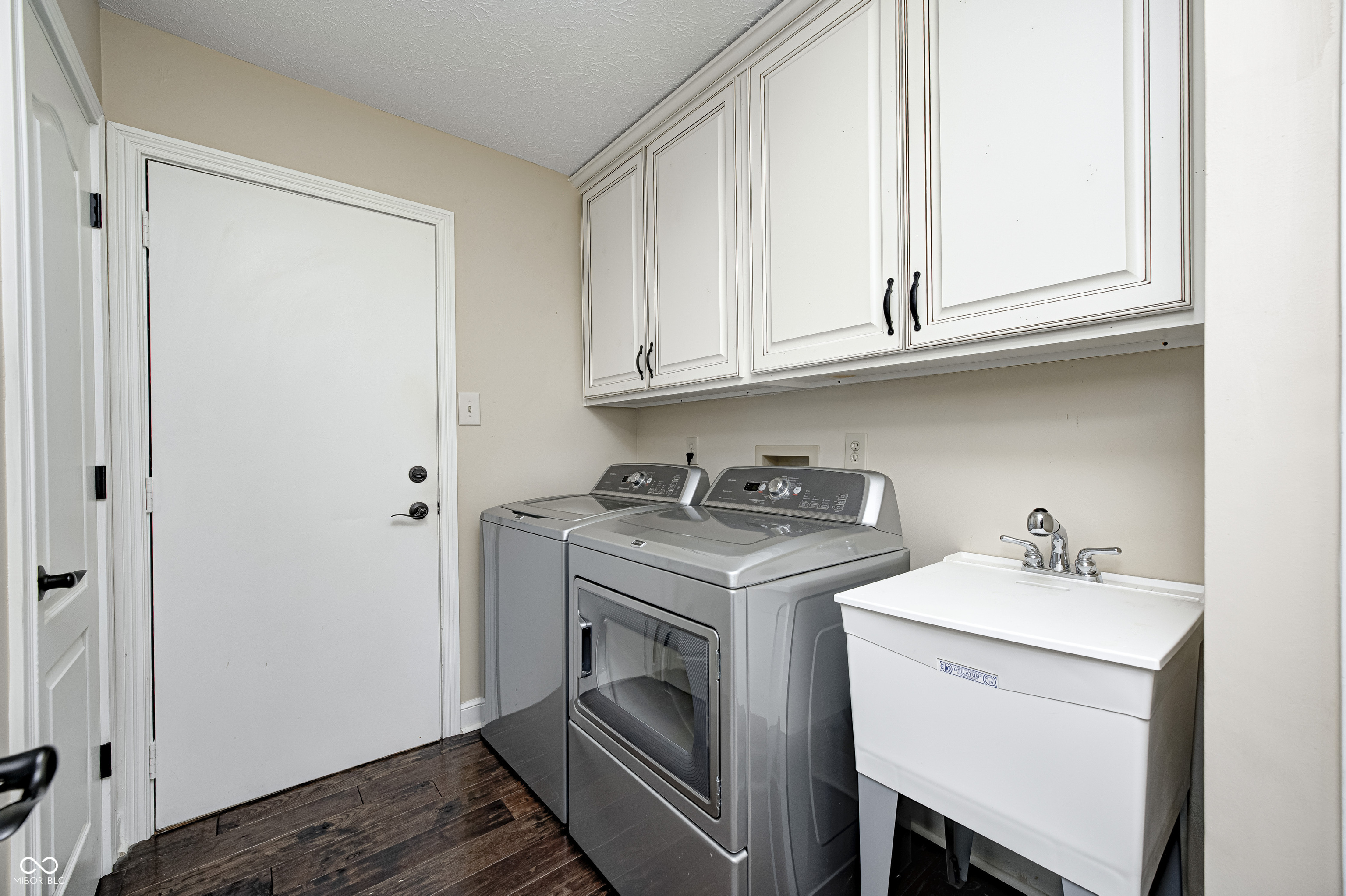 7248 River Glen Drive