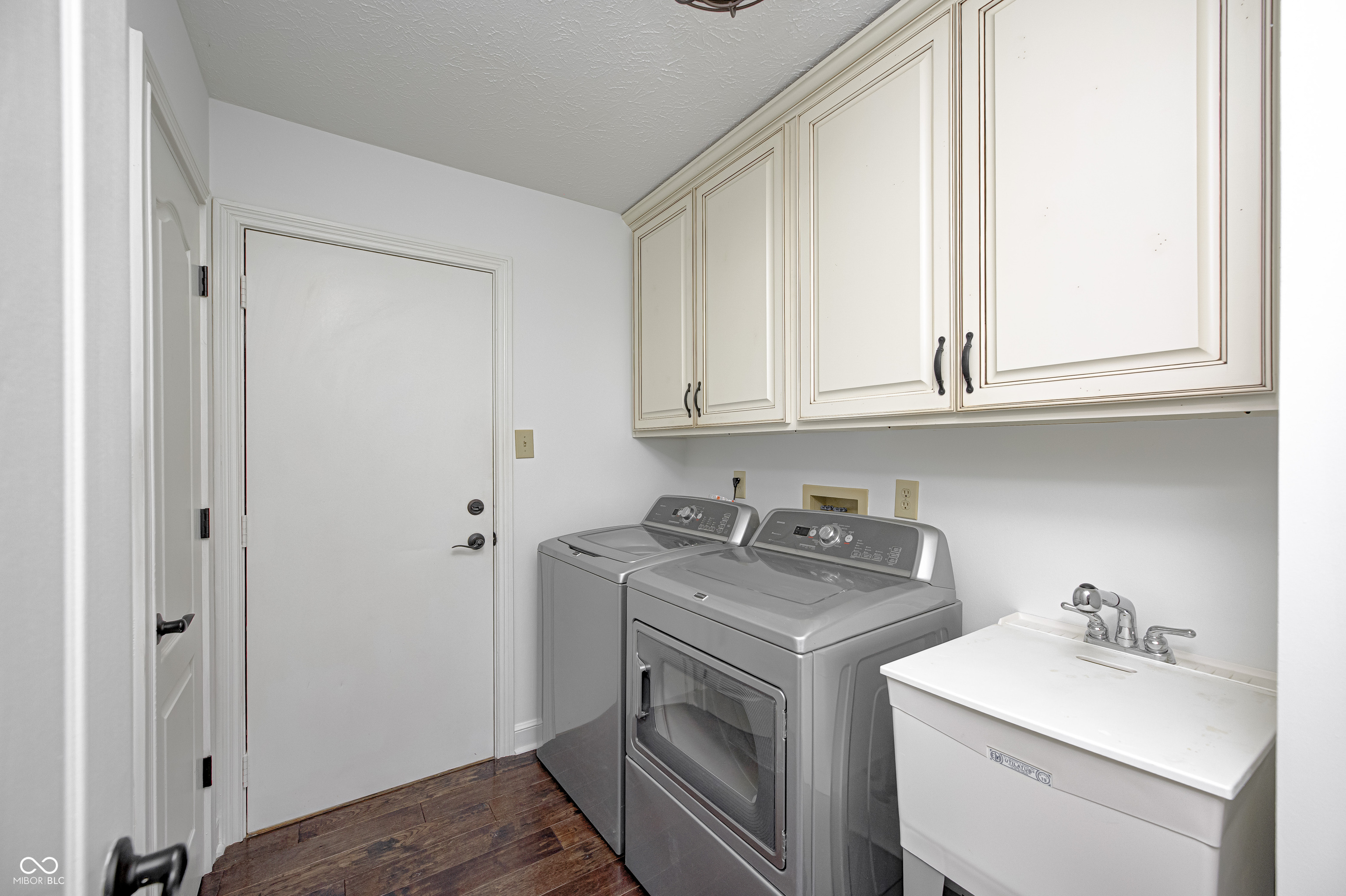 7248 River Glen Drive