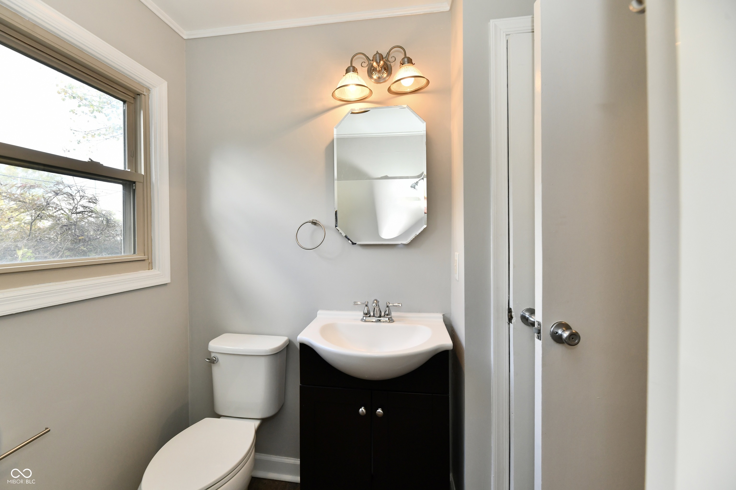 11035 Central Avenue