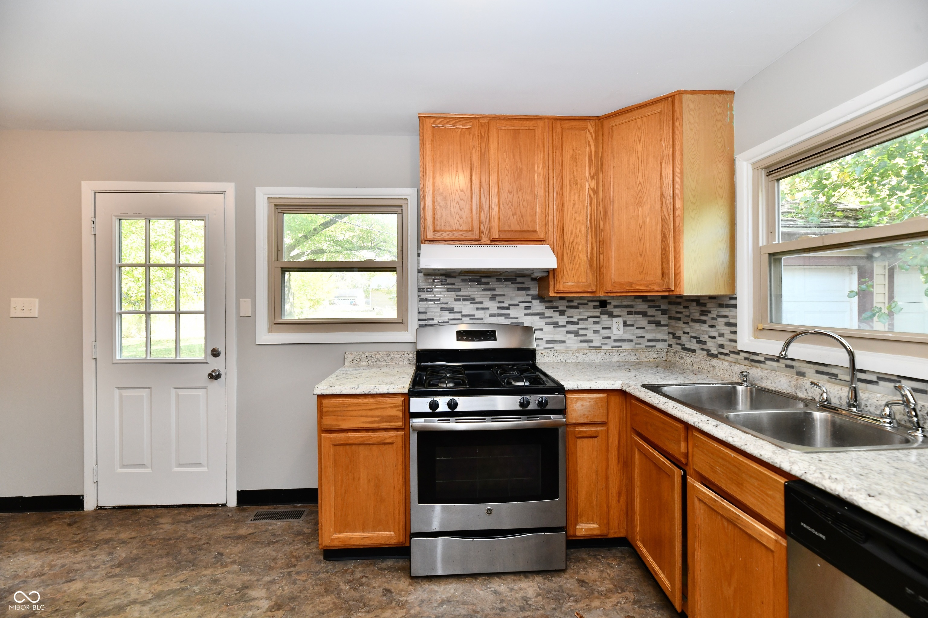 11035 Central Avenue