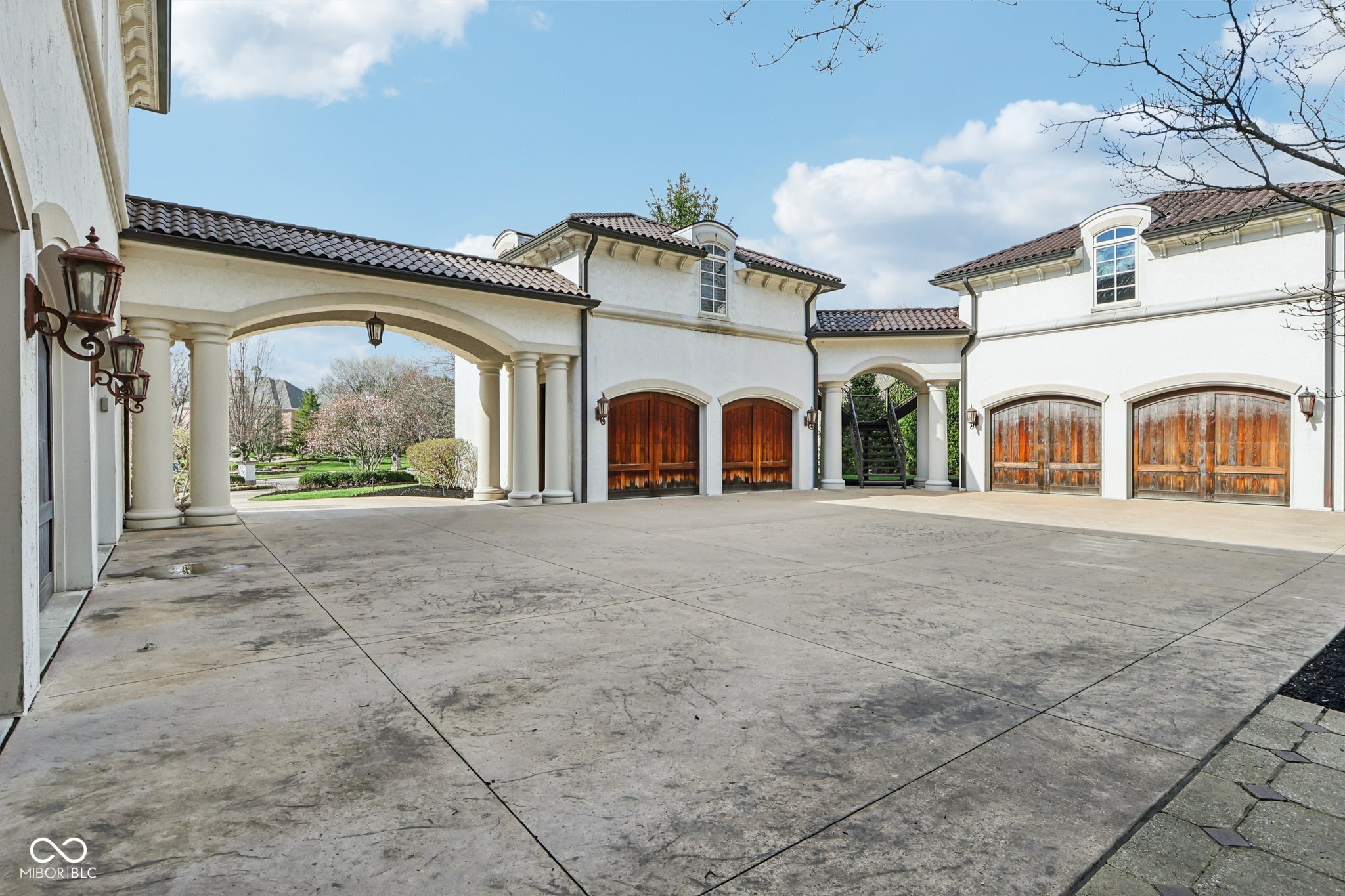 415 Springwood Drive