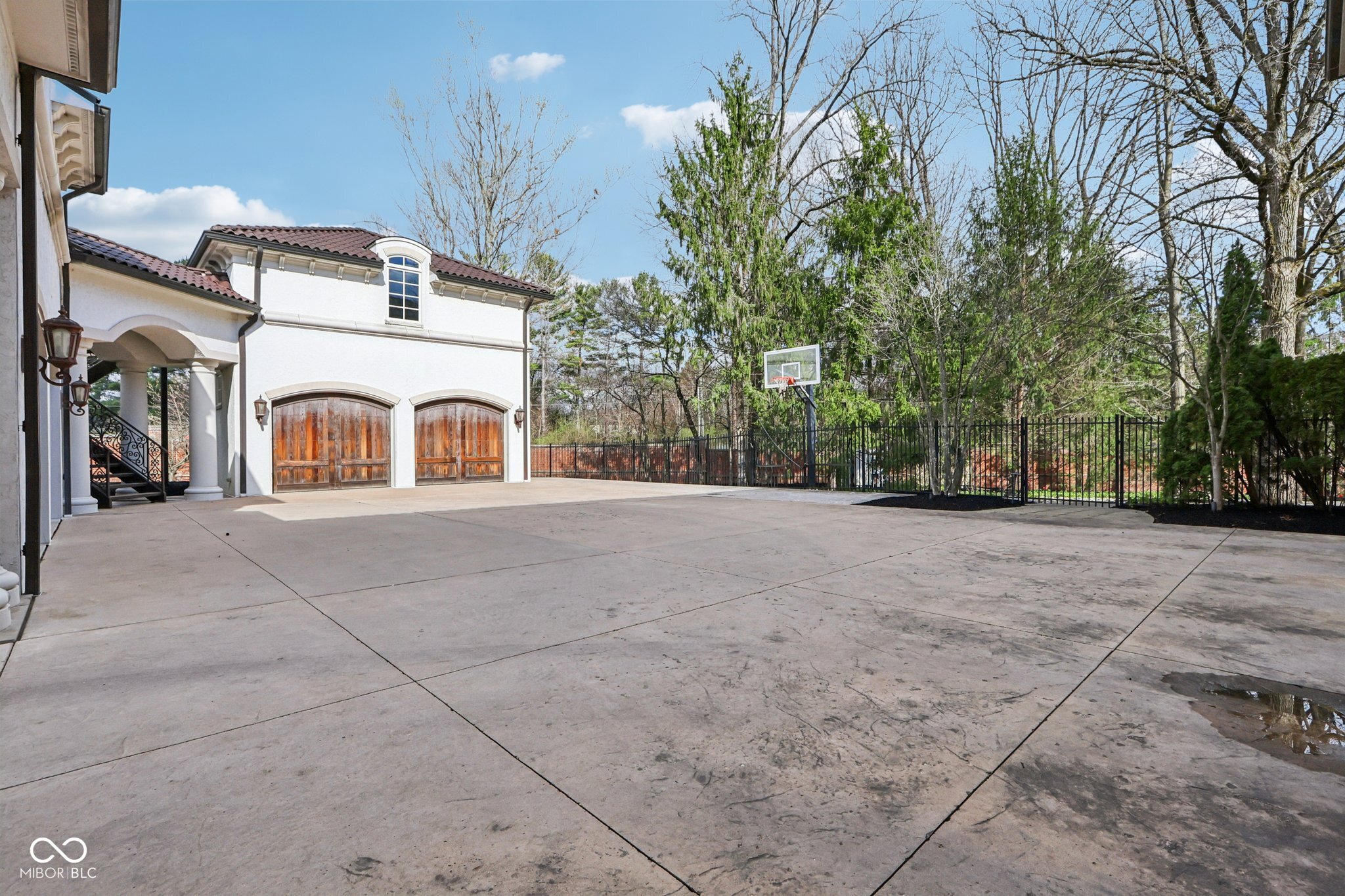 415 Springwood Drive