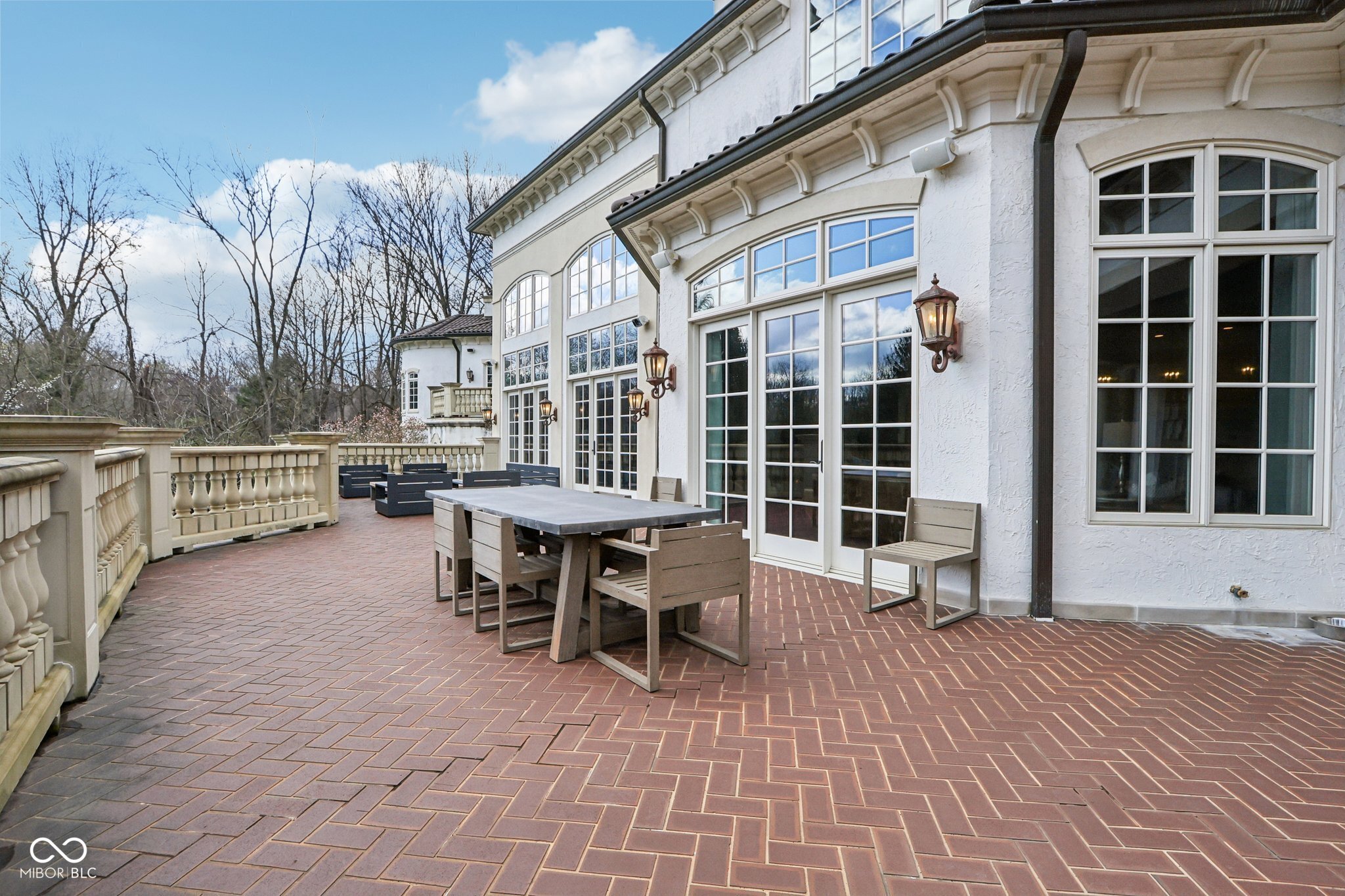 415 Springwood Drive