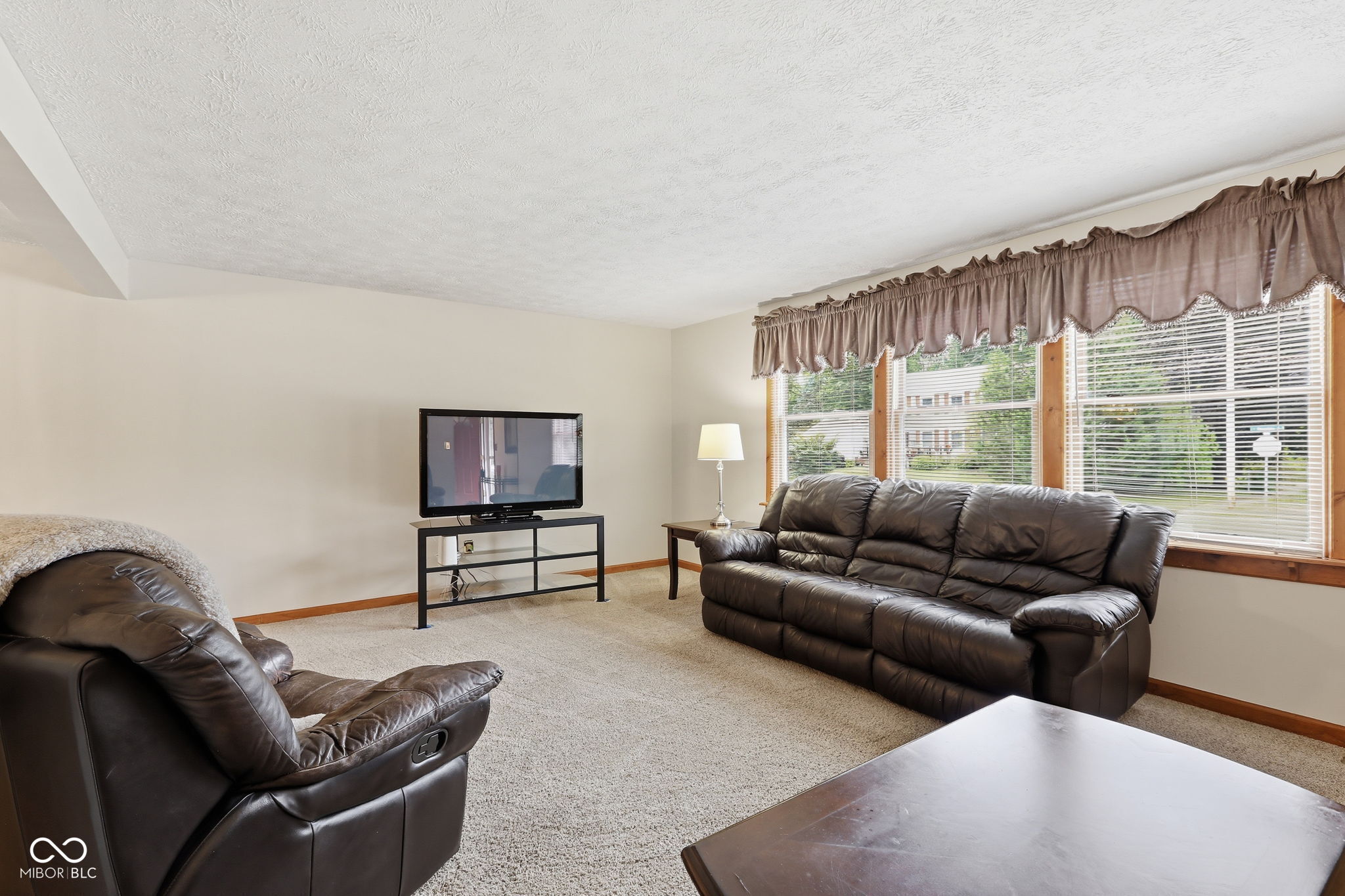 1192 W Greenbriar Drive