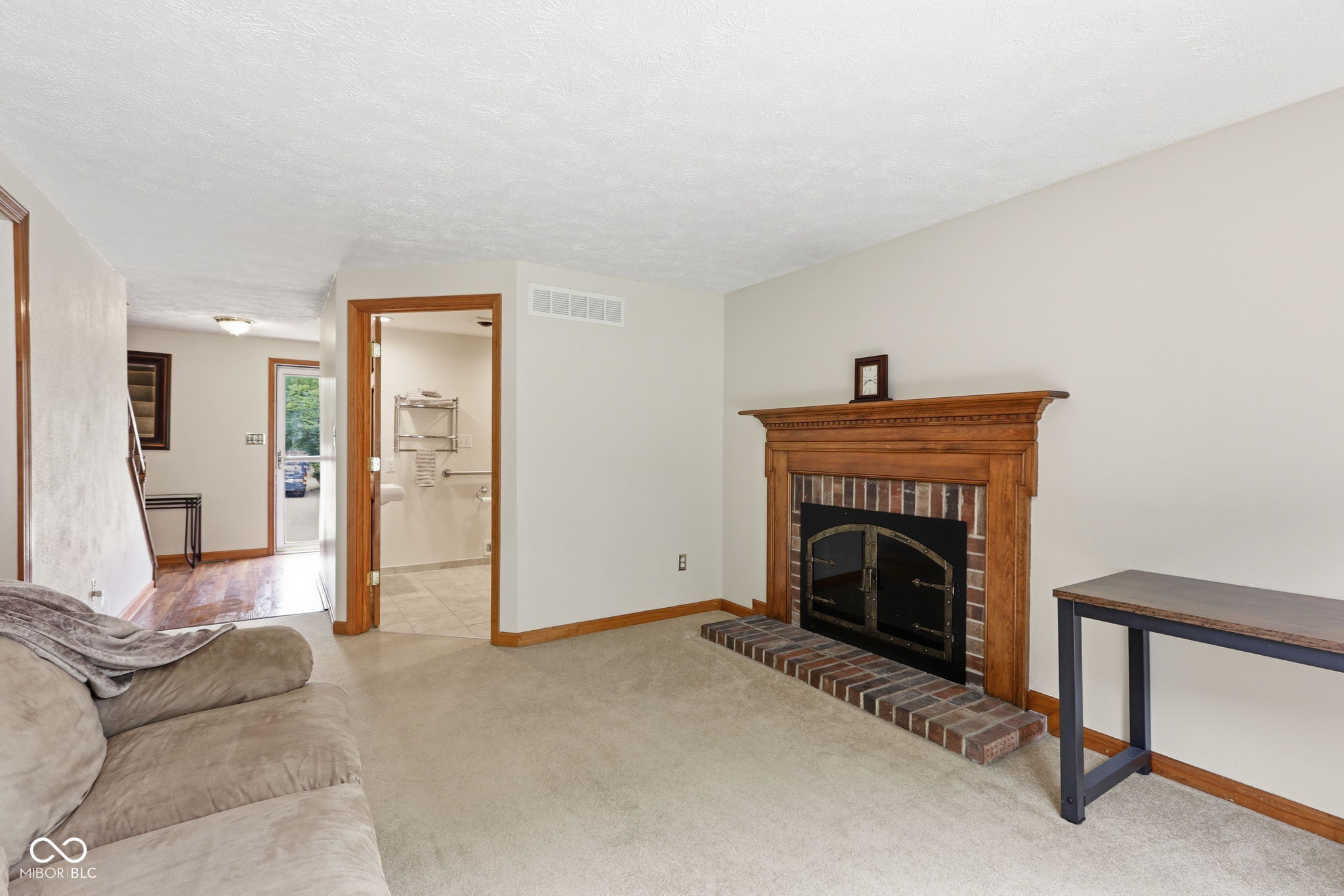 1192 W Greenbriar Drive
