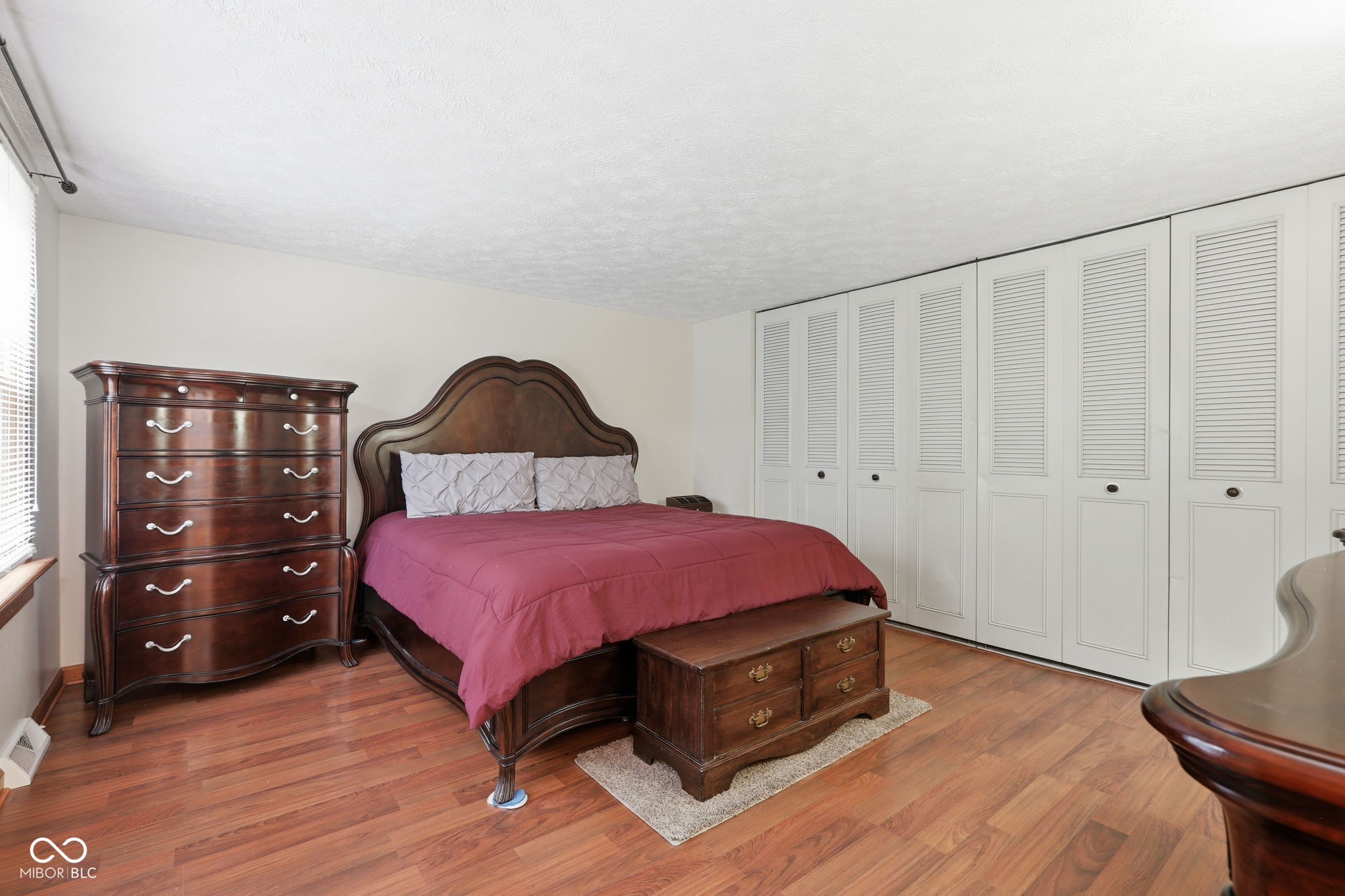 1192 W Greenbriar Drive