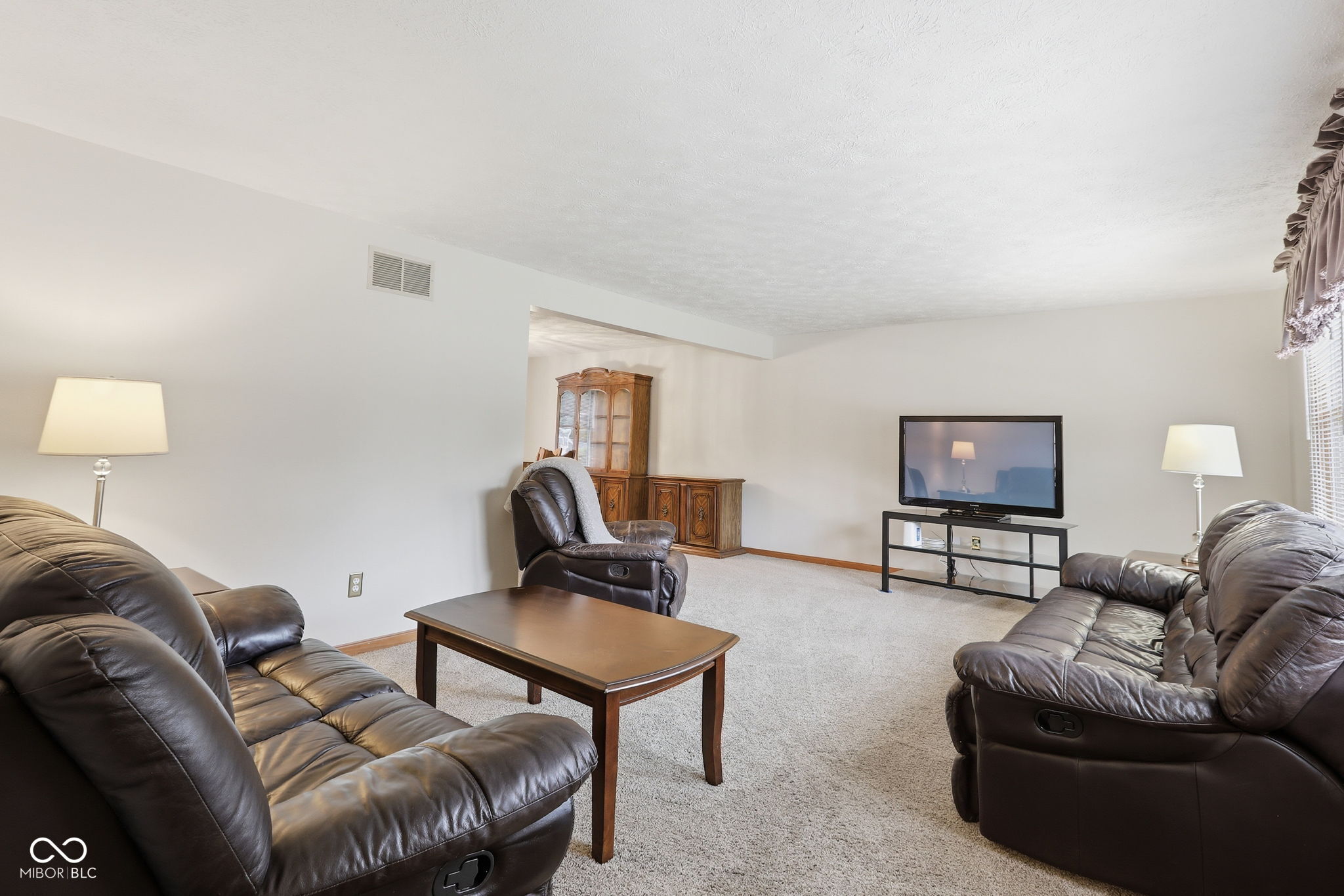 1192 W Greenbriar Drive
