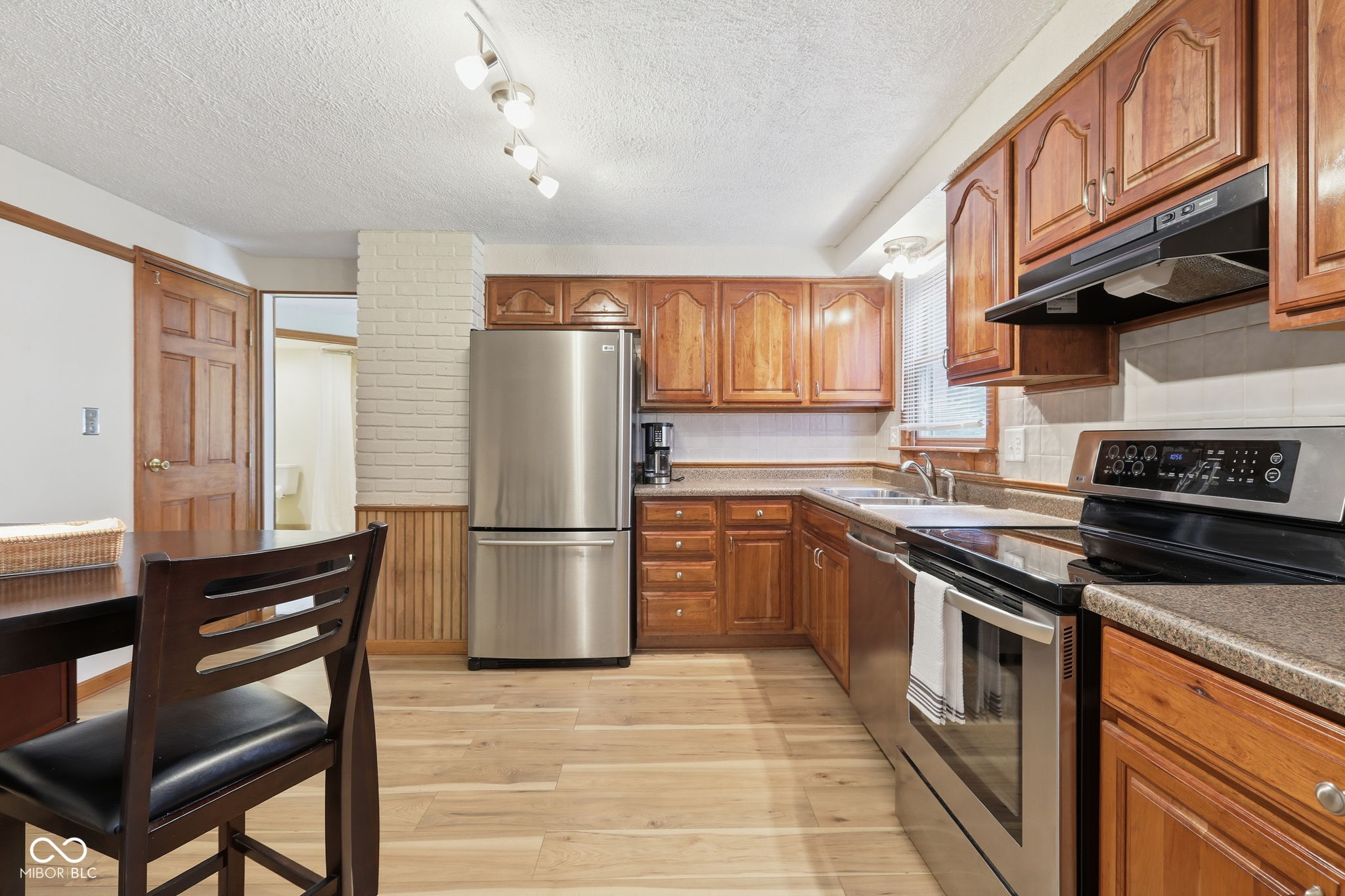 1192 W Greenbriar Drive