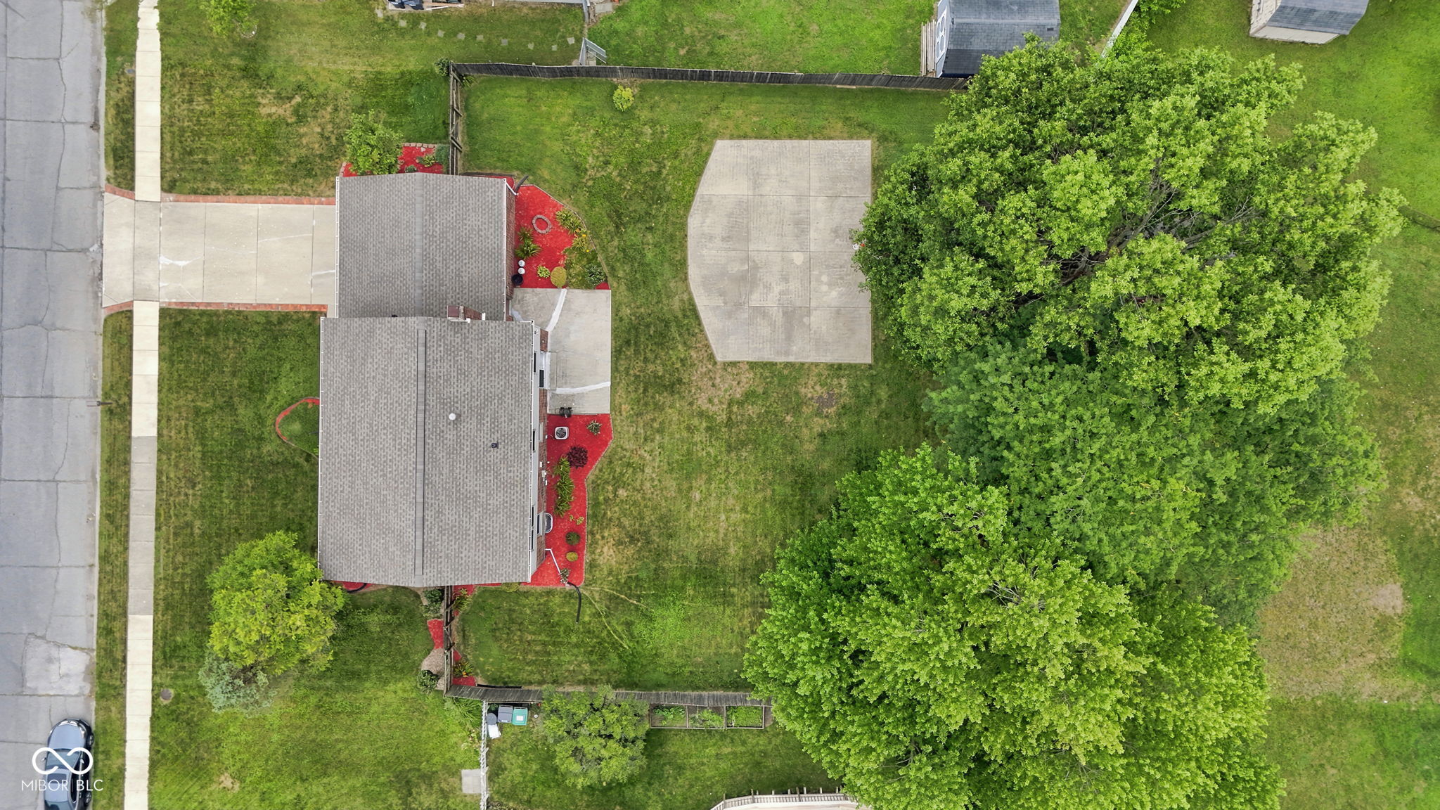1192 W Greenbriar Drive