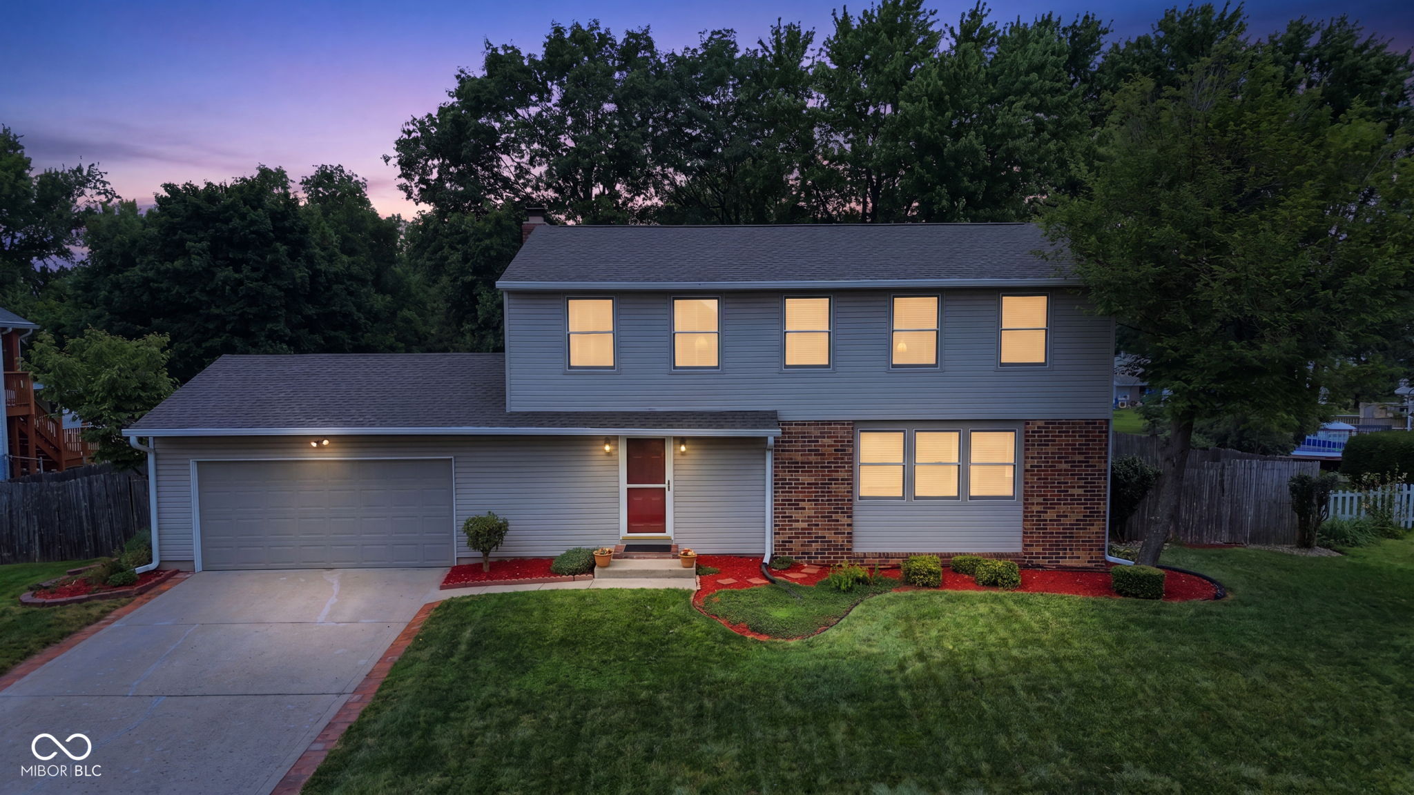 1192 W Greenbriar Drive