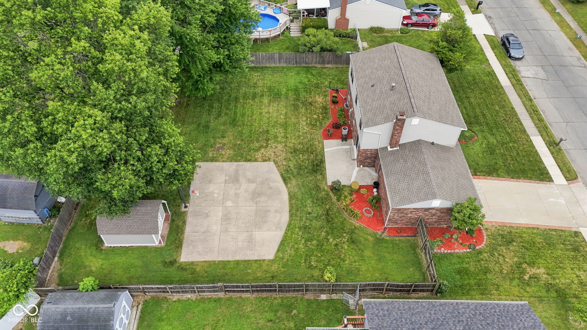 1192 W Greenbriar Drive