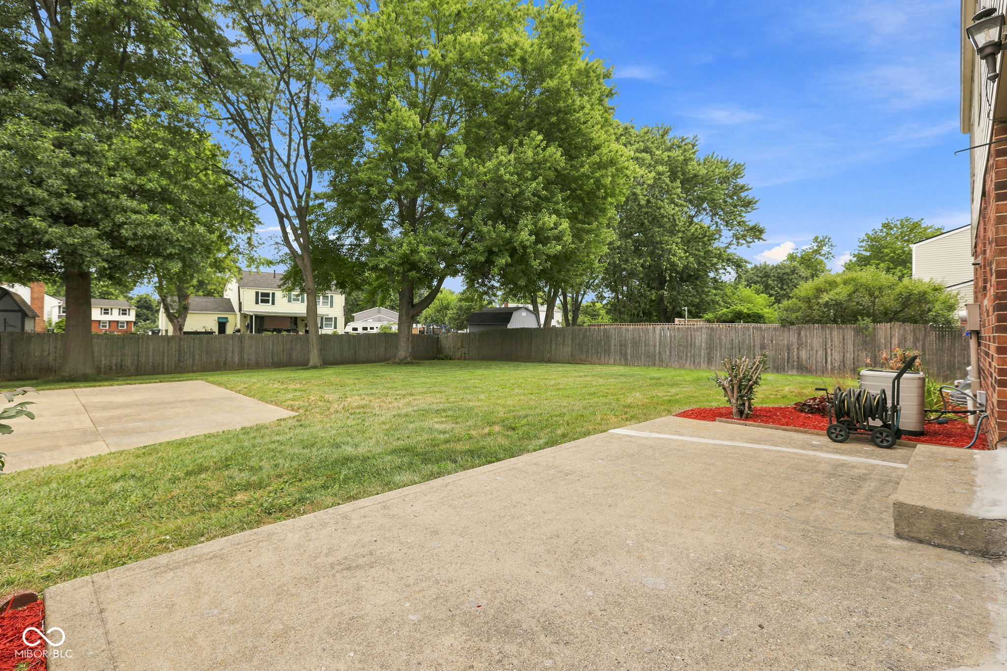 1192 W Greenbriar Drive