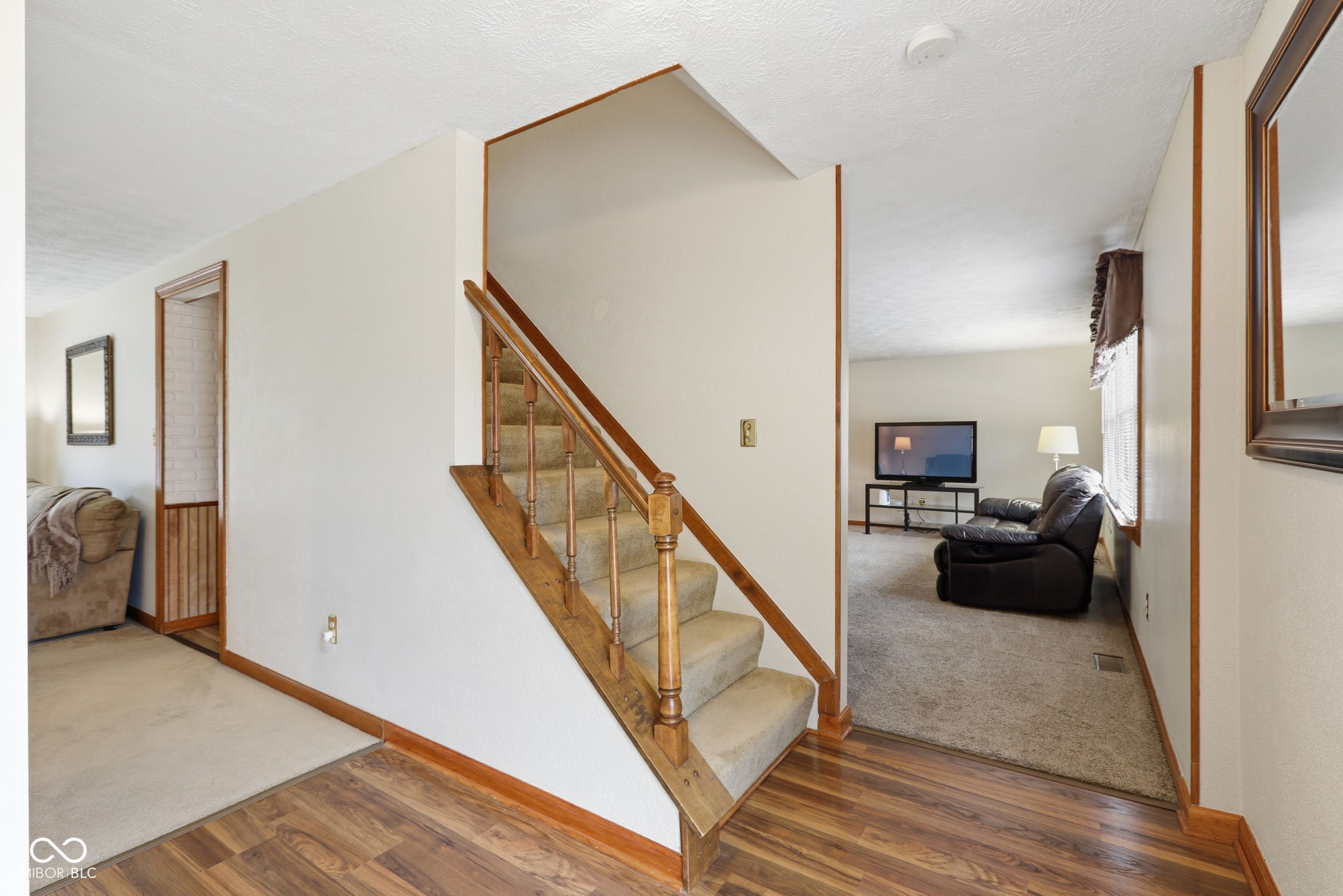 1192 W Greenbriar Drive