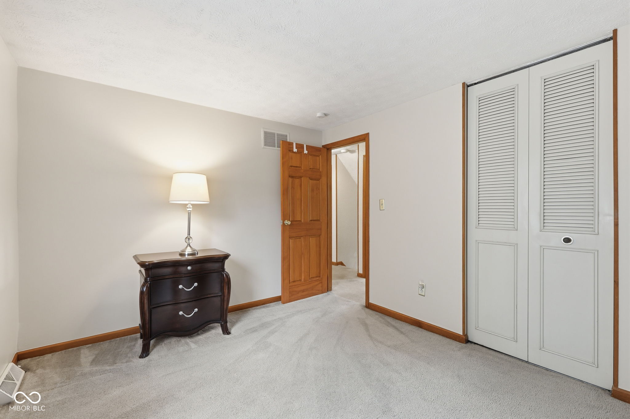 1192 W Greenbriar Drive