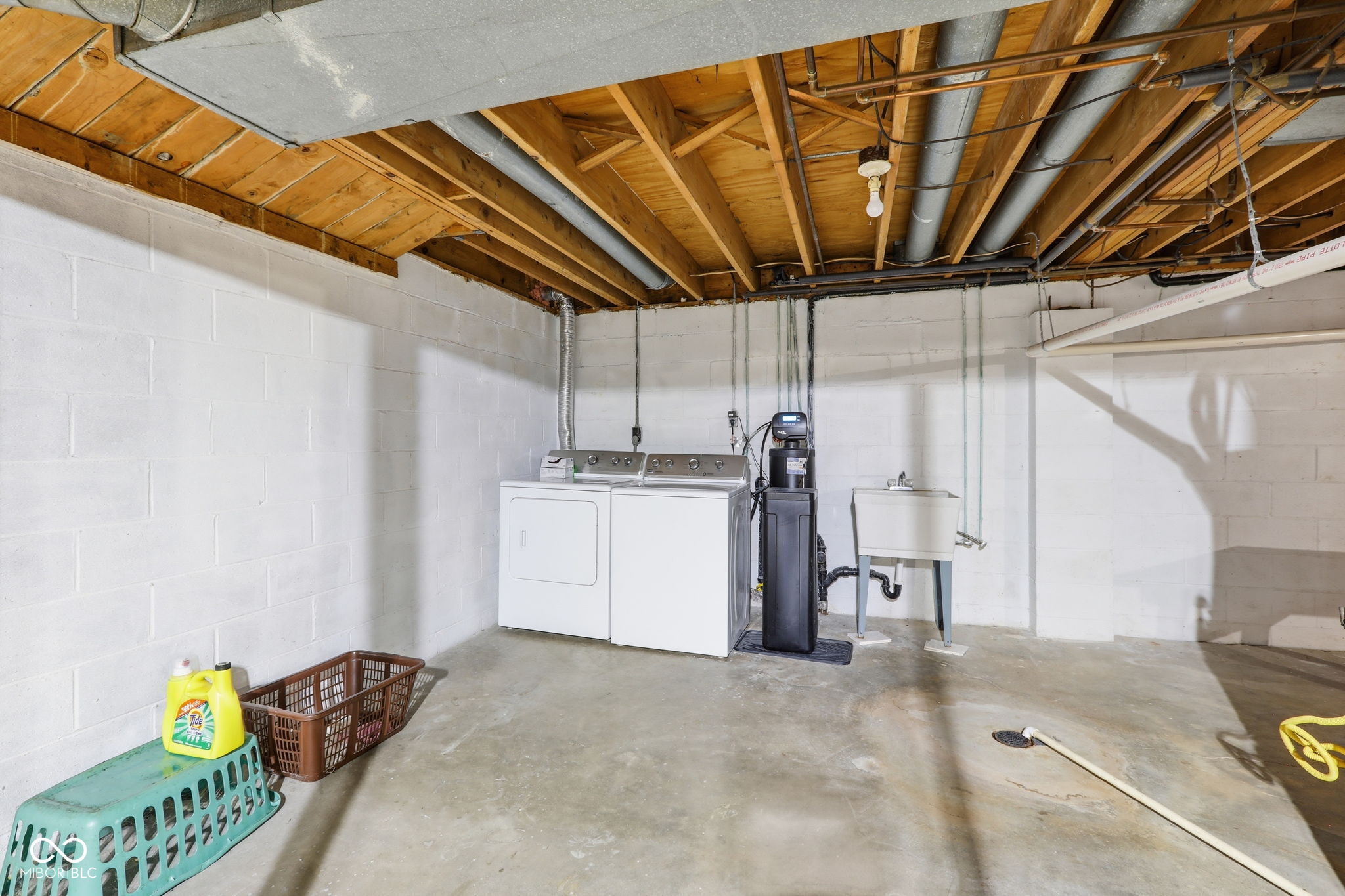 1192 W Greenbriar Drive
