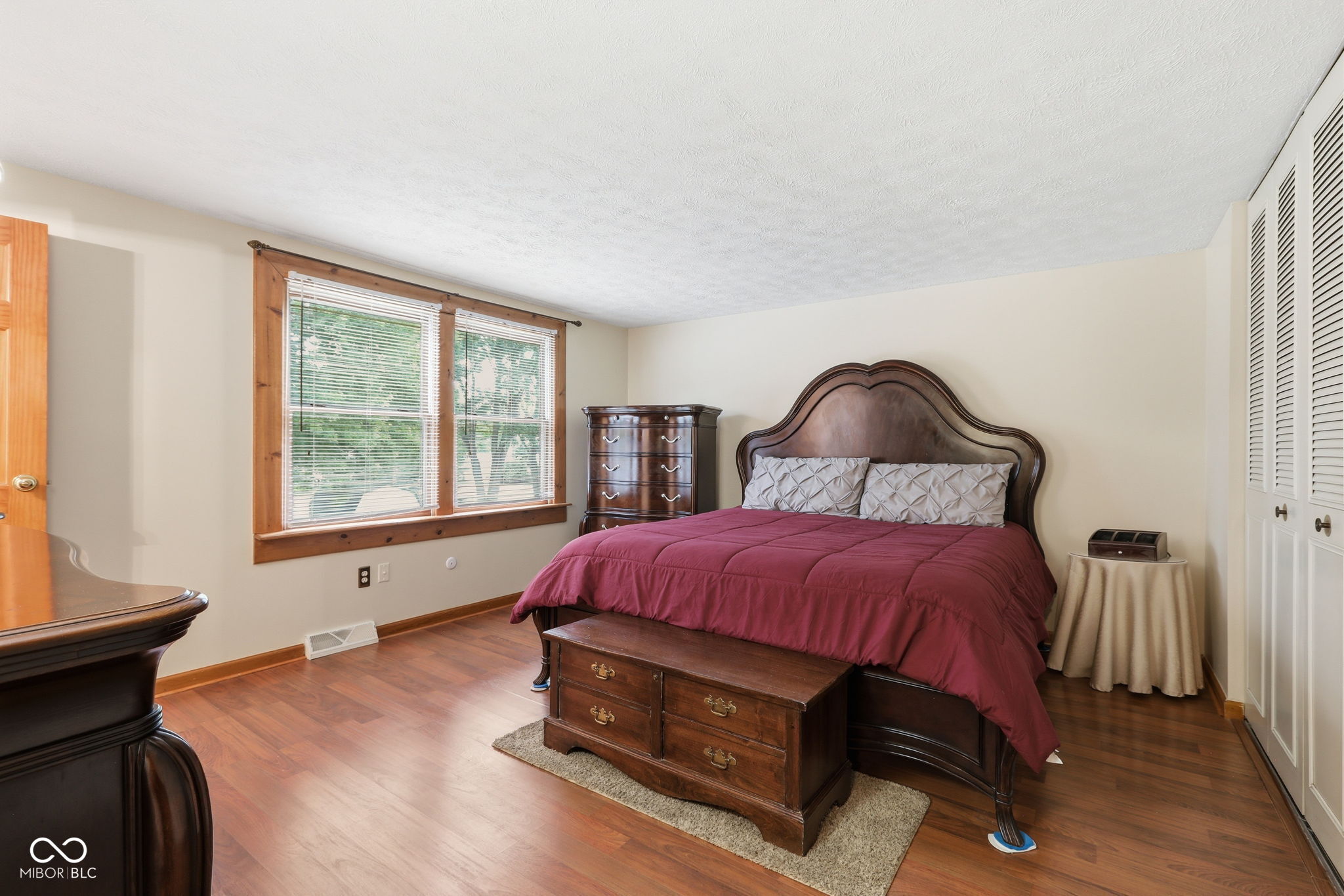 1192 W Greenbriar Drive