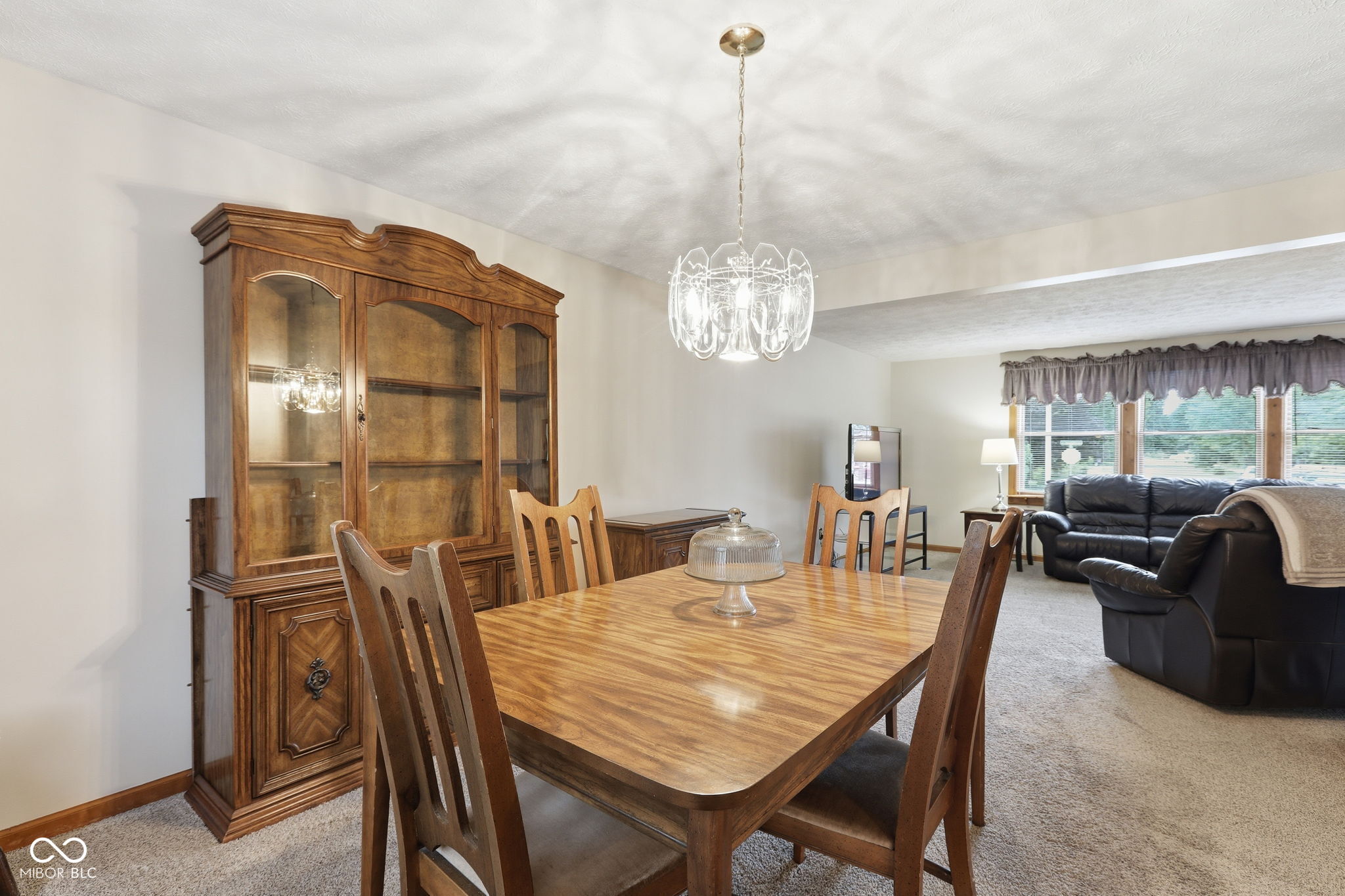 1192 W Greenbriar Drive