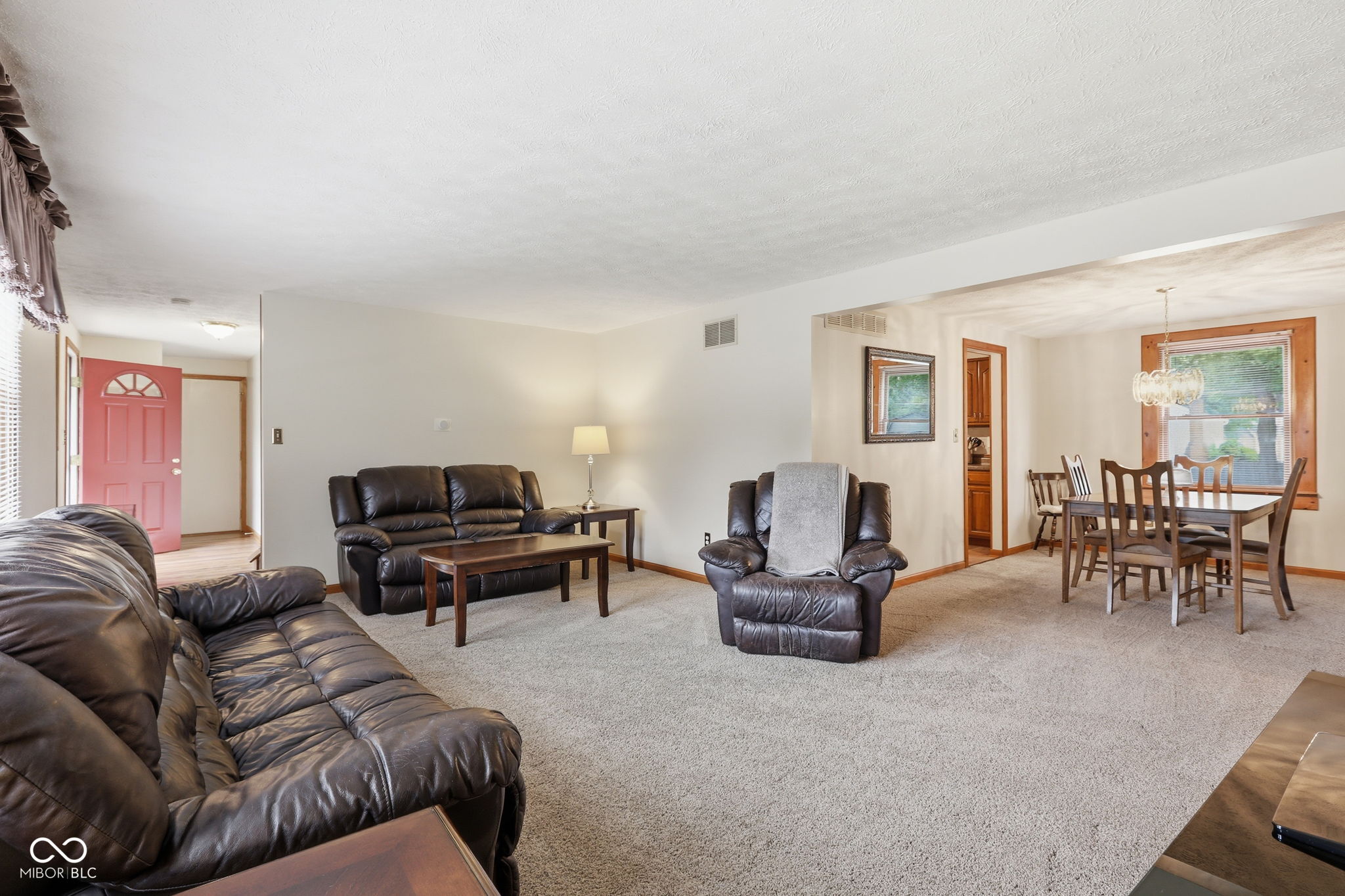 1192 W Greenbriar Drive