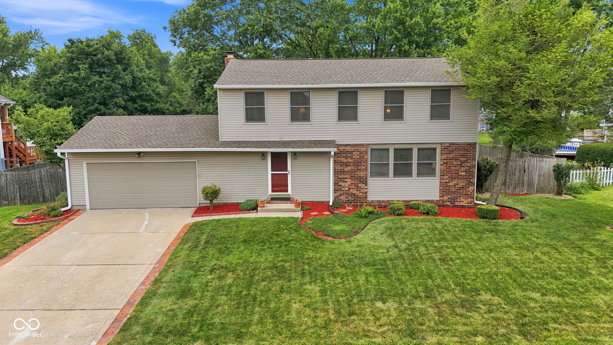 1192 W Greenbriar Drive