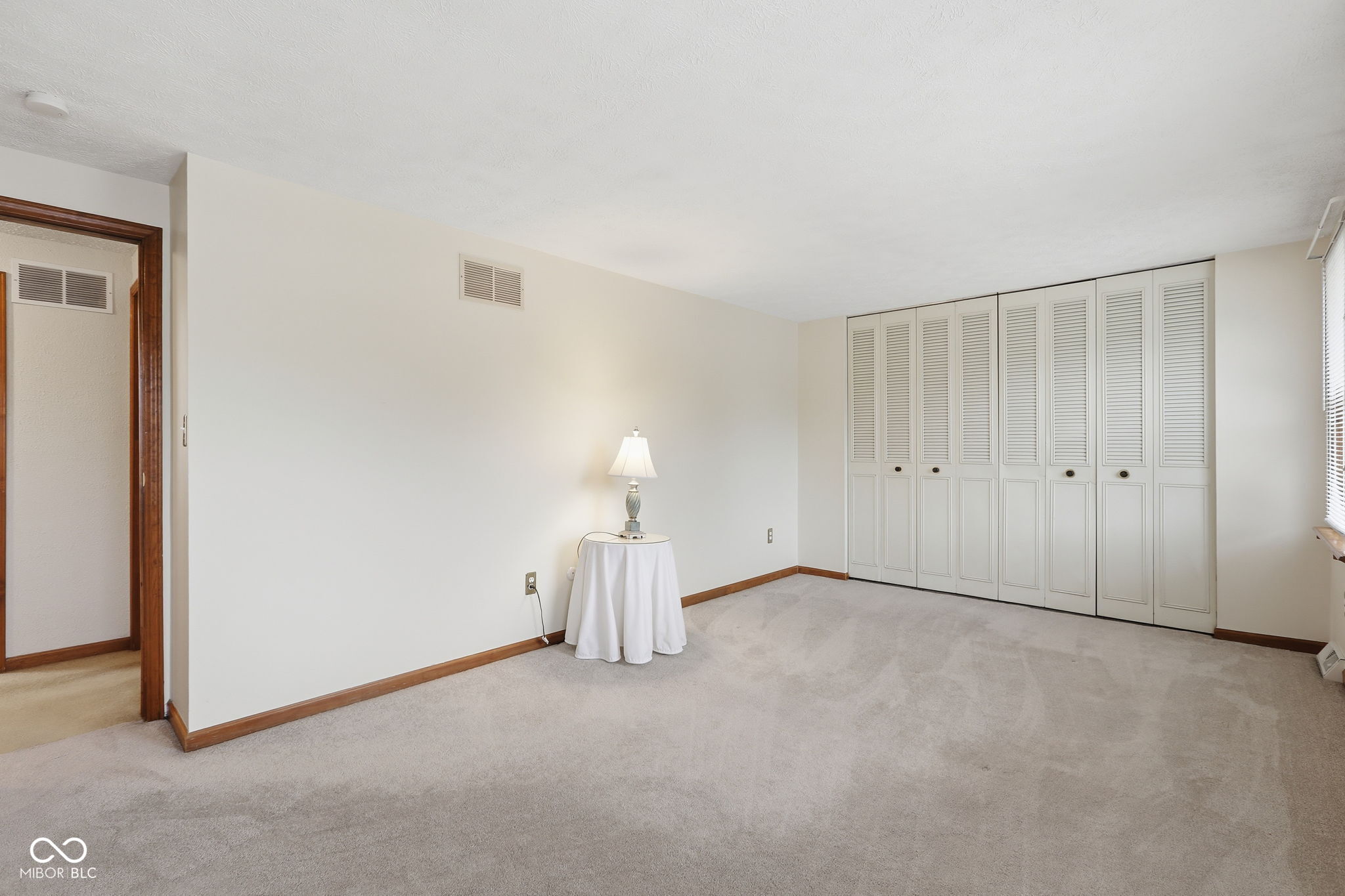1192 W Greenbriar Drive