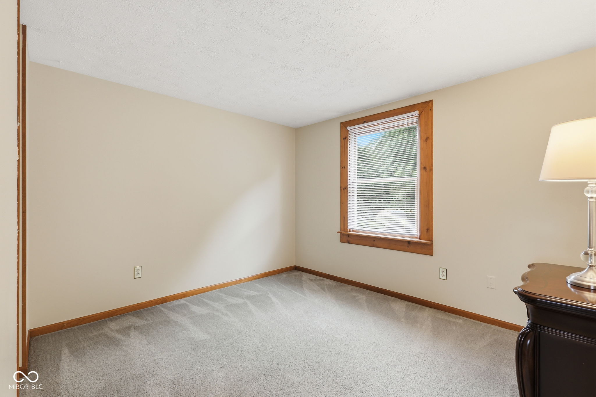 1192 W Greenbriar Drive
