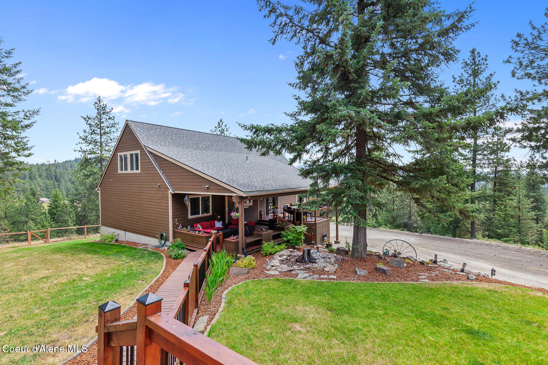1529 S SADDLEBACK DR