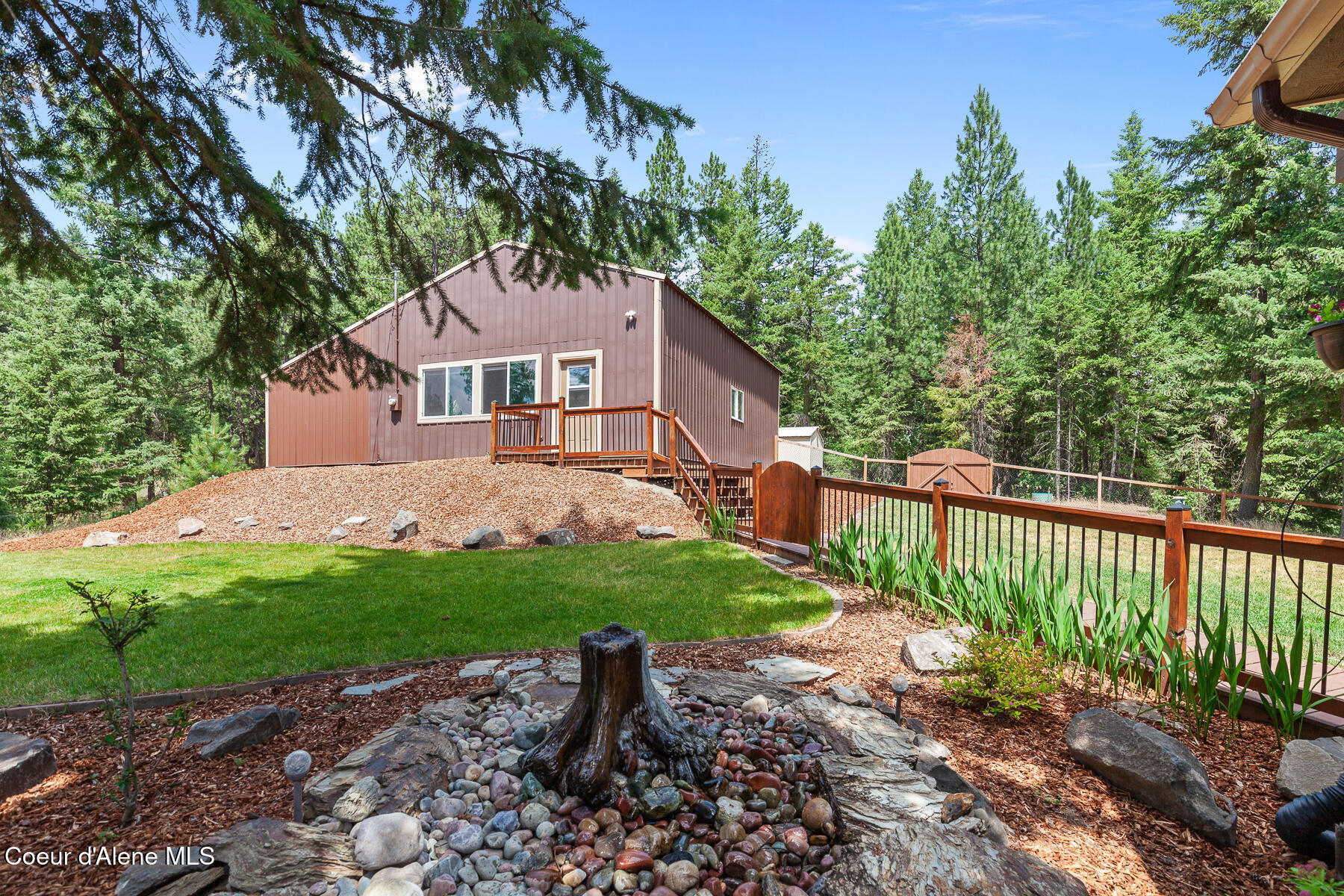 1529 S SADDLEBACK DR