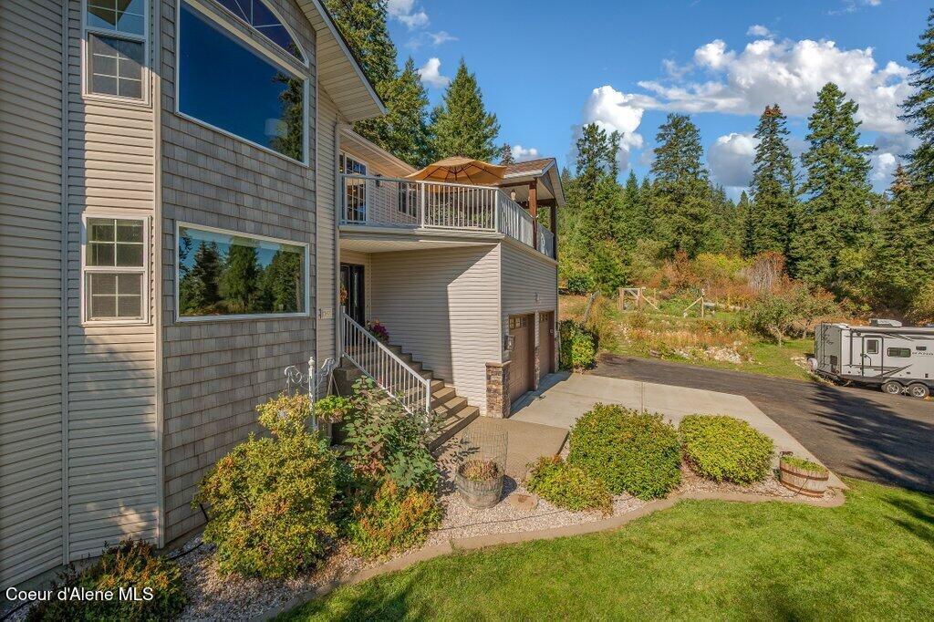 11413 N Summit Loop