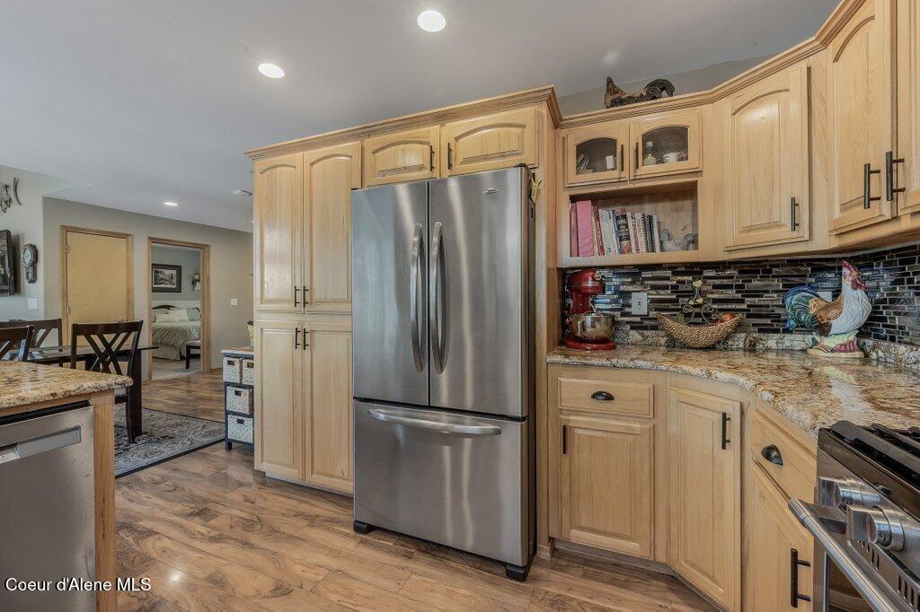 11413 N Summit Loop