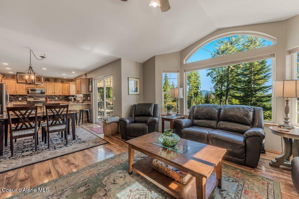 11413 N Summit Loop