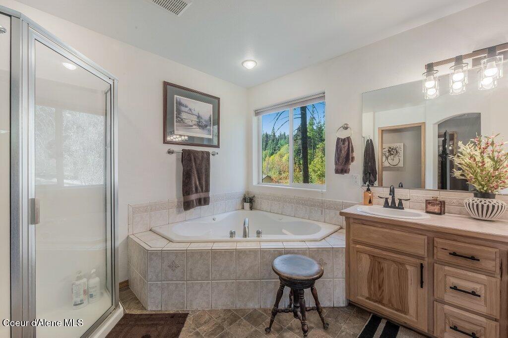 11413 N Summit Loop