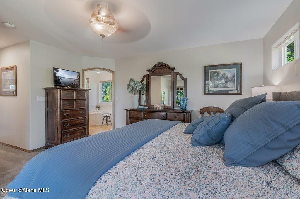 11413 N Summit Loop