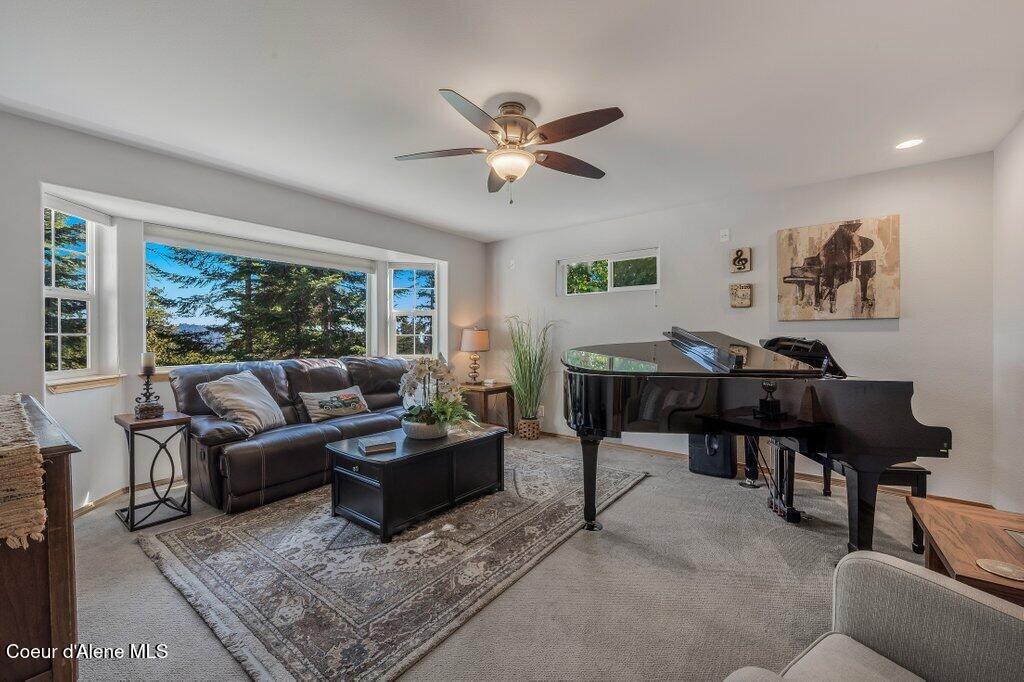 11413 N Summit Loop