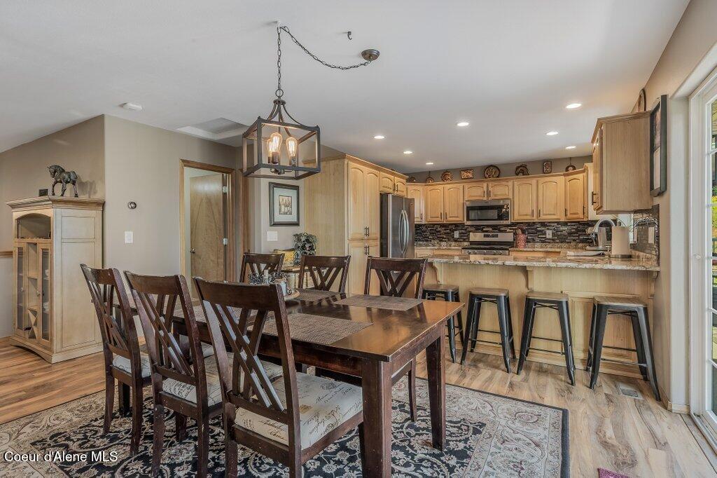 11413 N Summit Loop