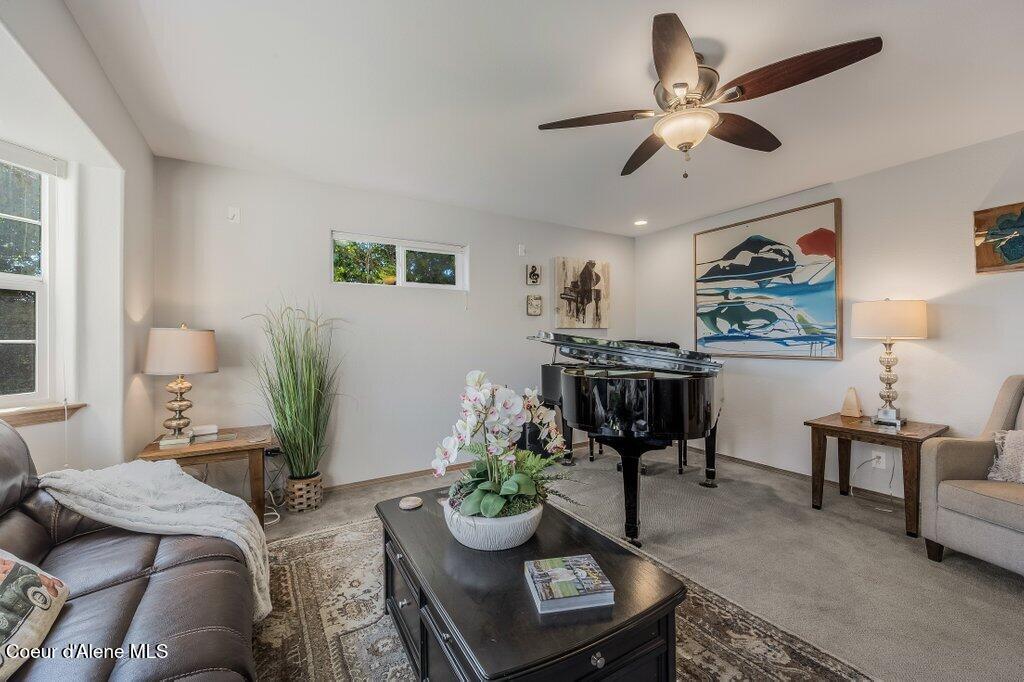 11413 N Summit Loop