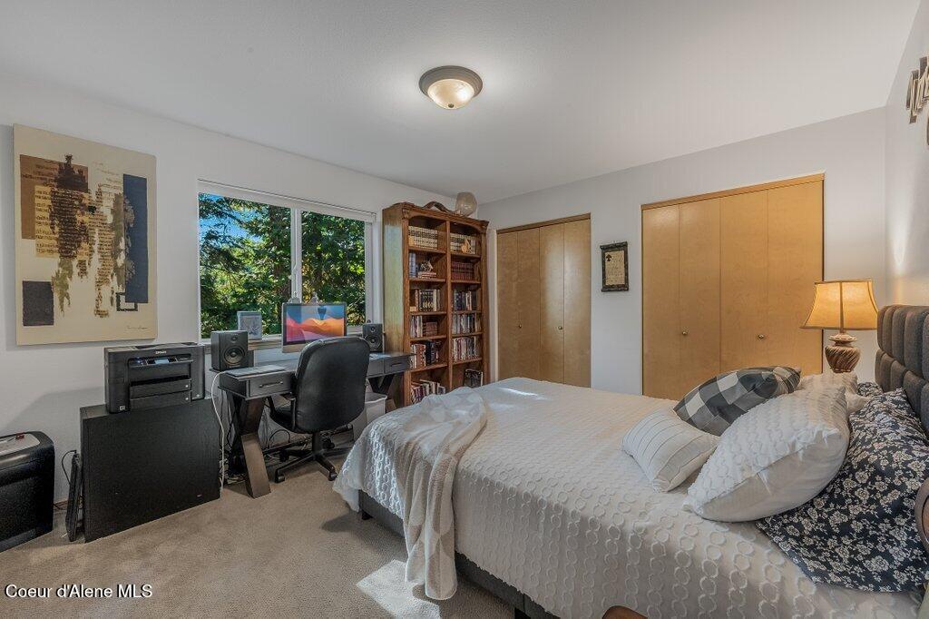 11413 N Summit Loop