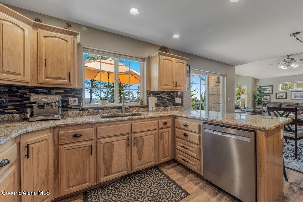 11413 N Summit Loop