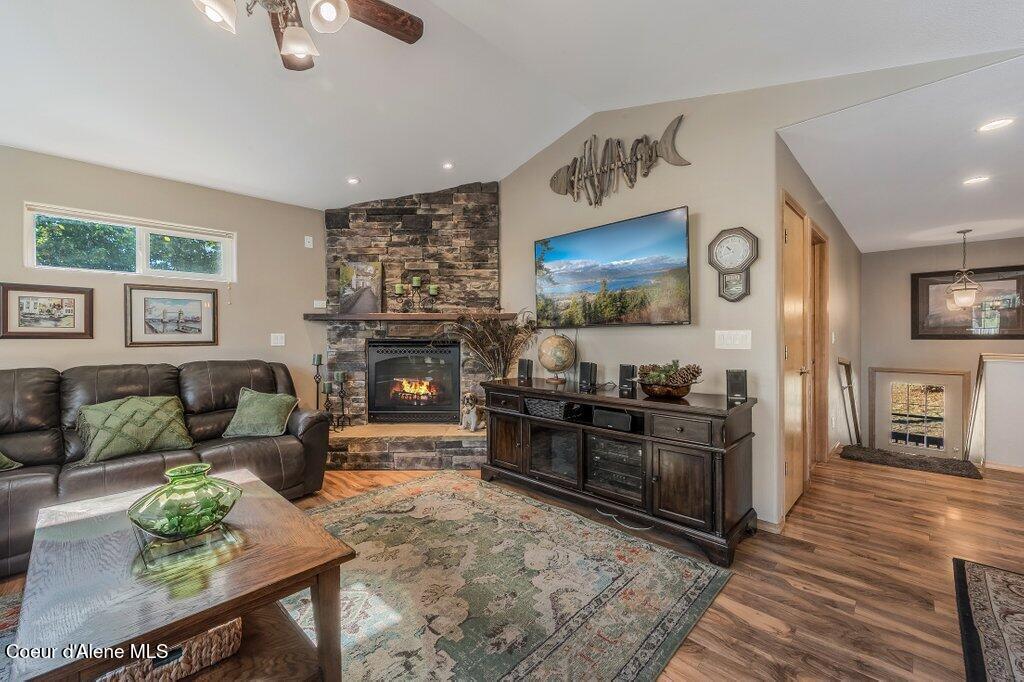 11413 N Summit Loop