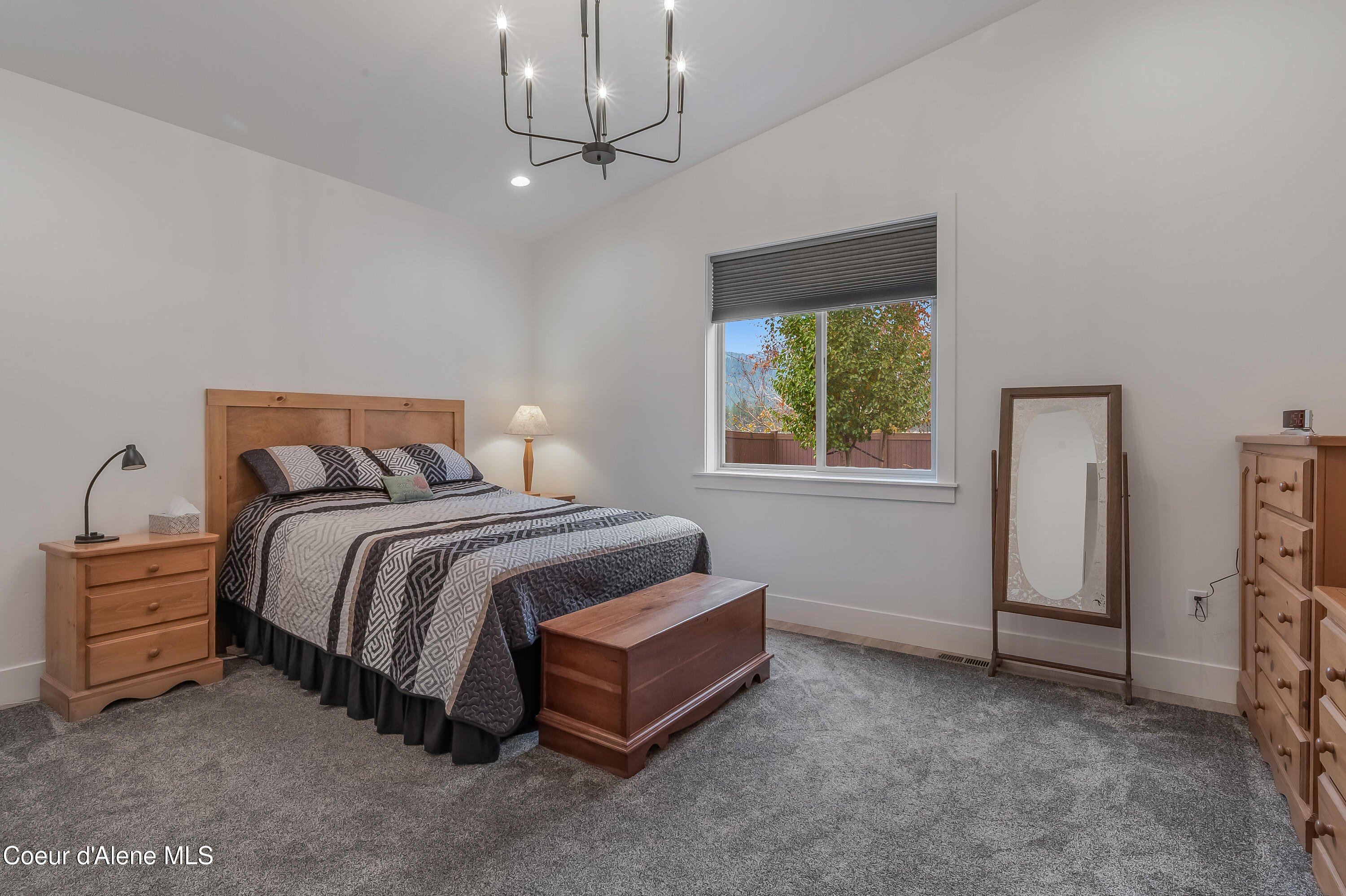 13958 N Rainier Loop