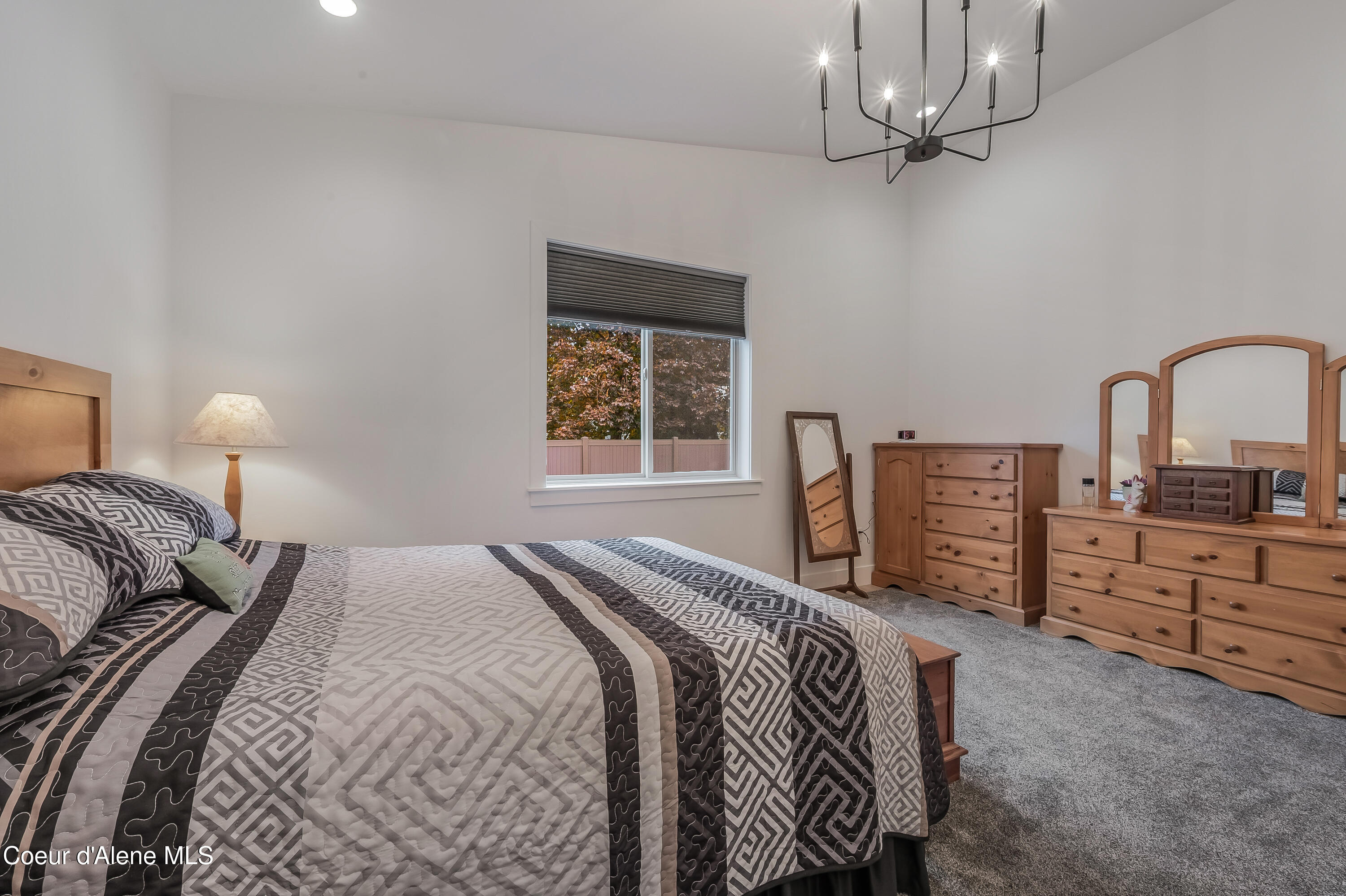 13958 N Rainier Loop