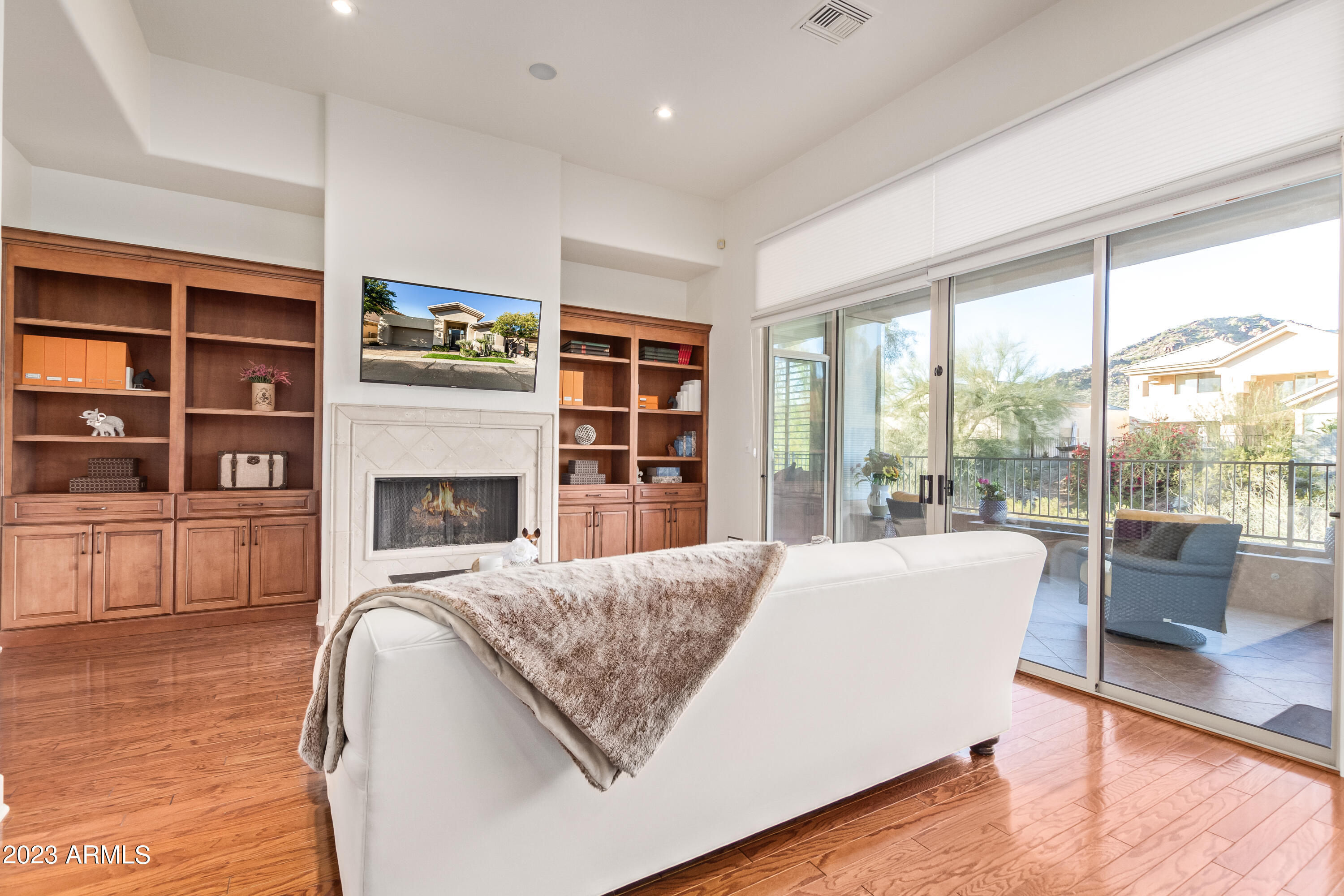 3020 E SQUAW PEAK Circle