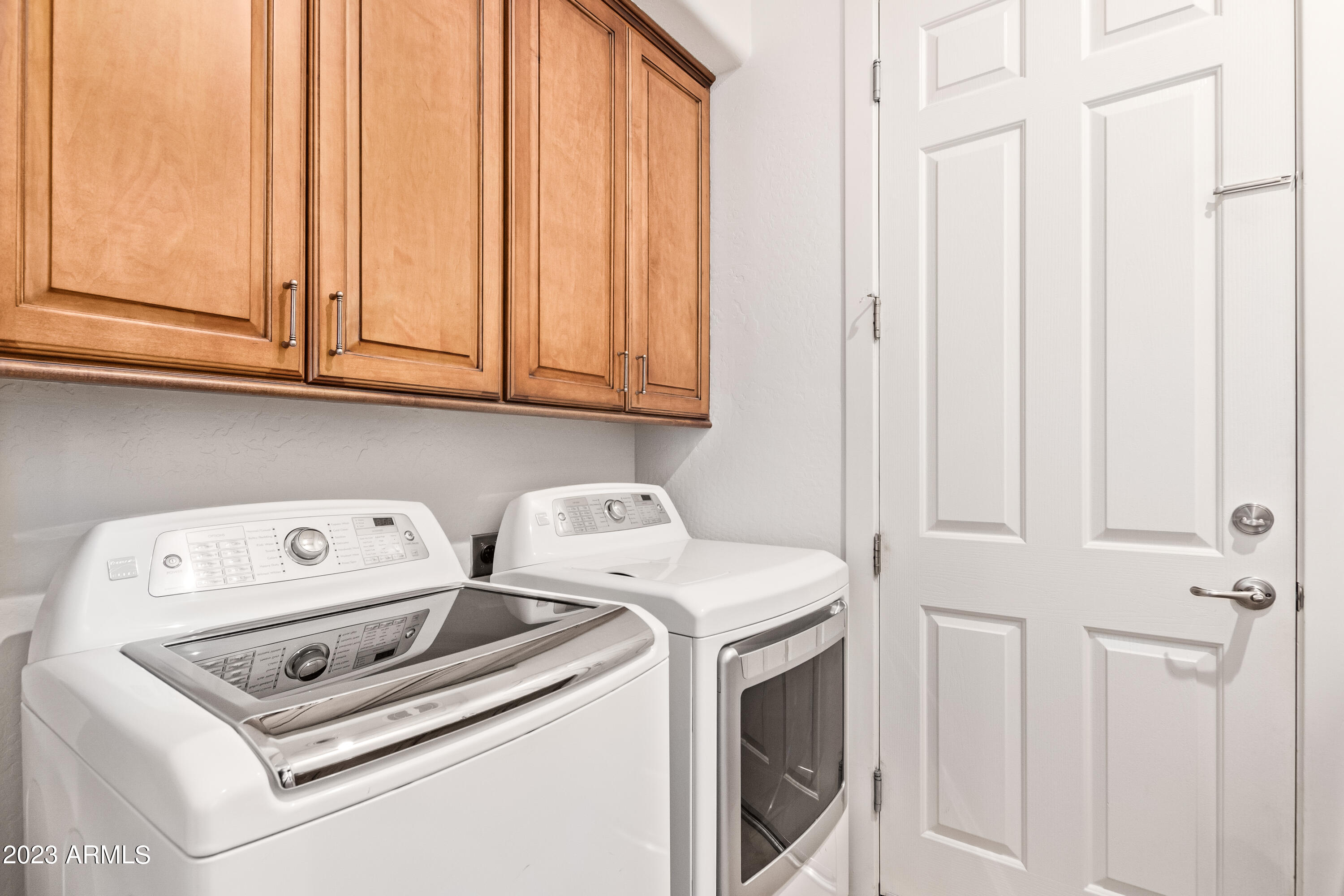 3020 E SQUAW PEAK Circle