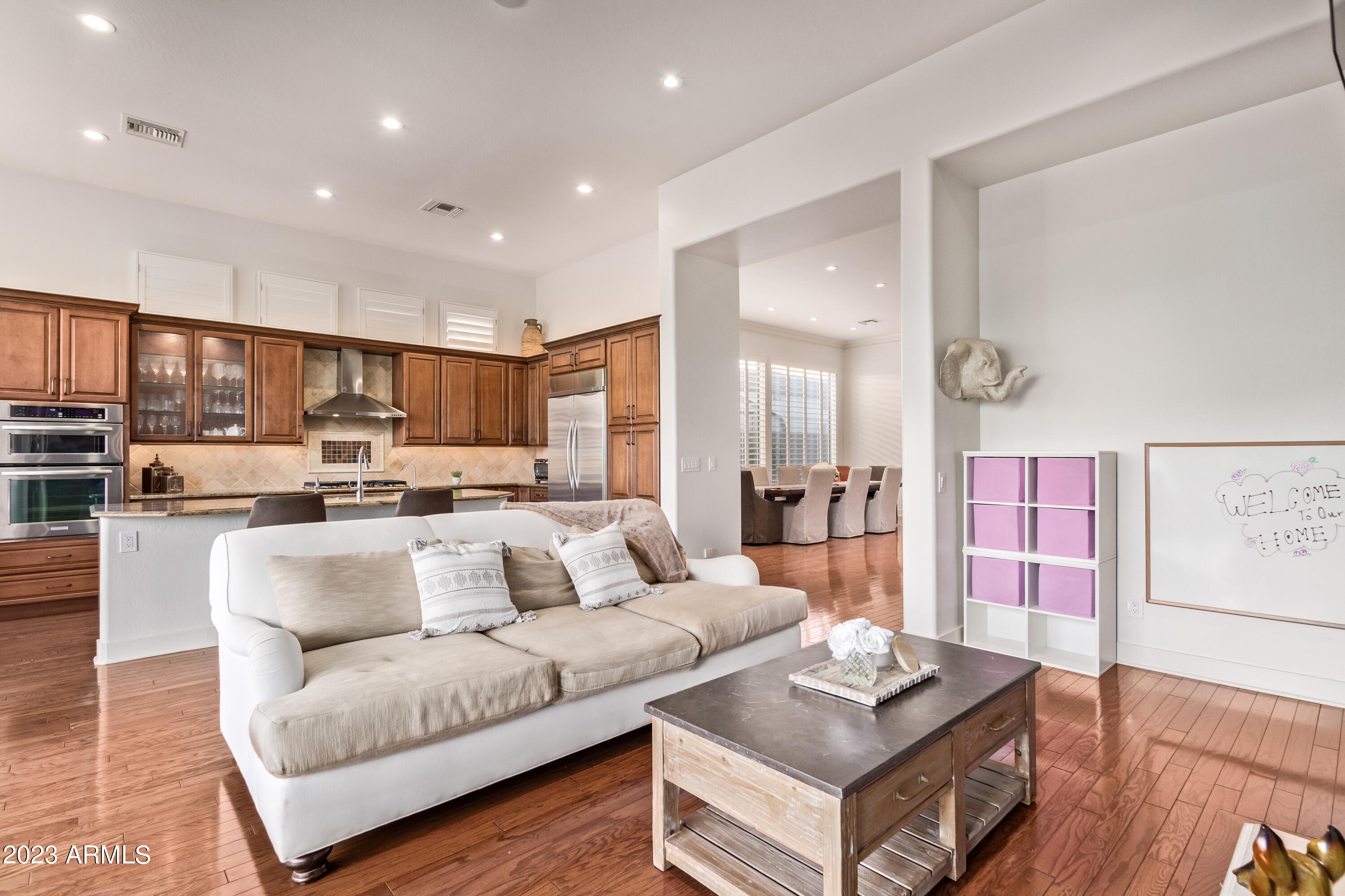 3020 E SQUAW PEAK Circle